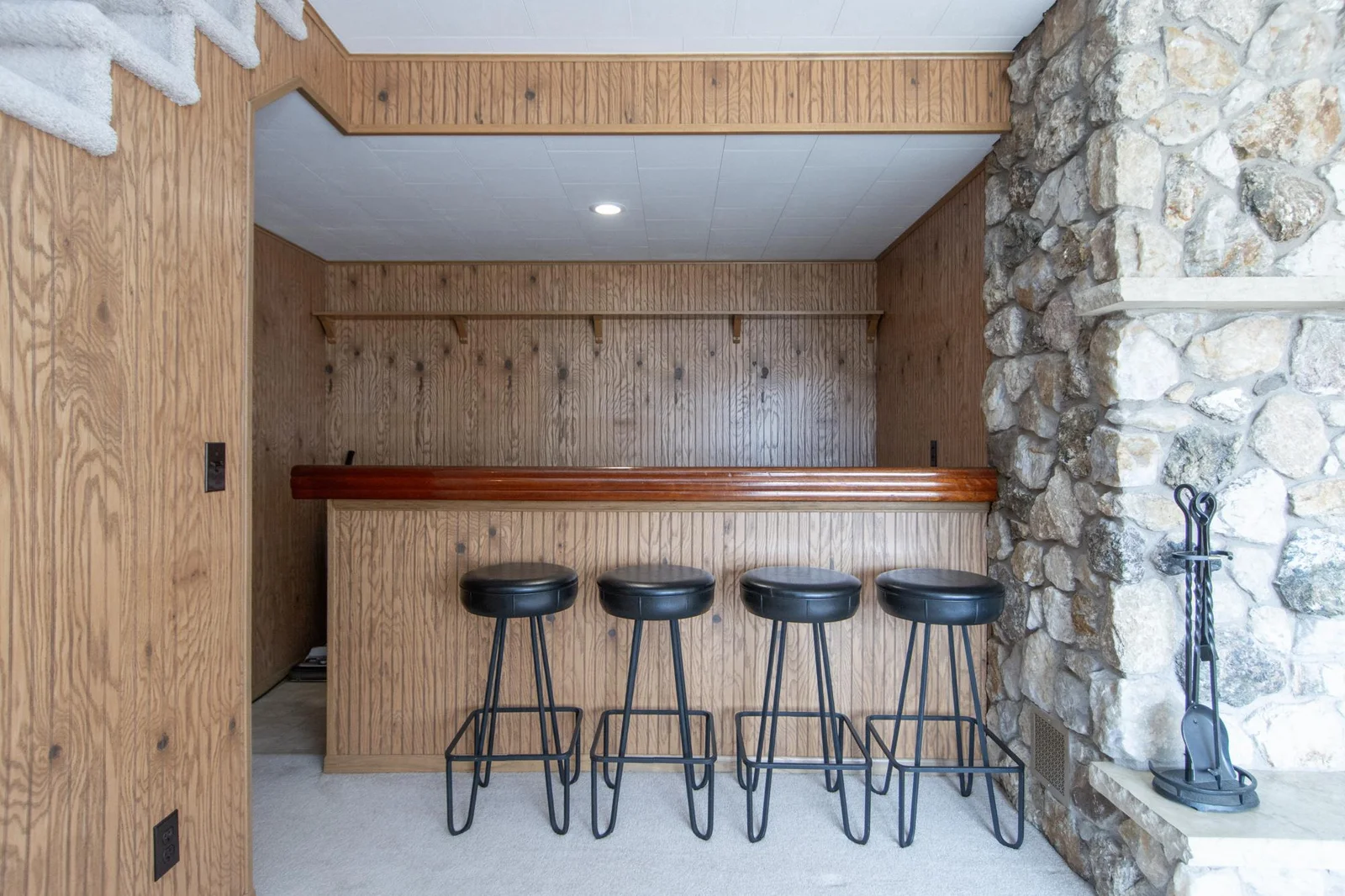 Enjoy Socializing at your Wet Bar