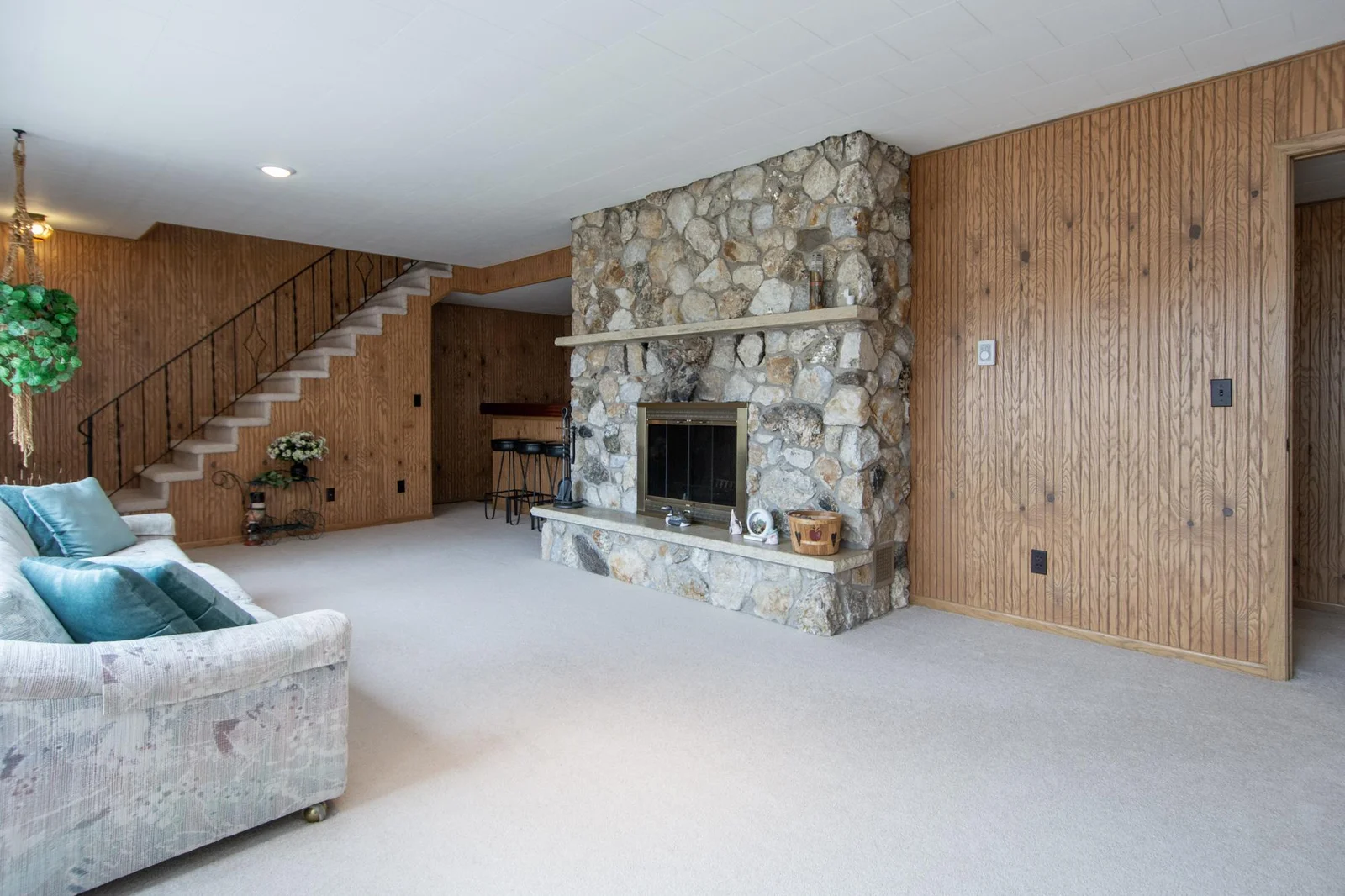 Cozy Wood Fireplace!