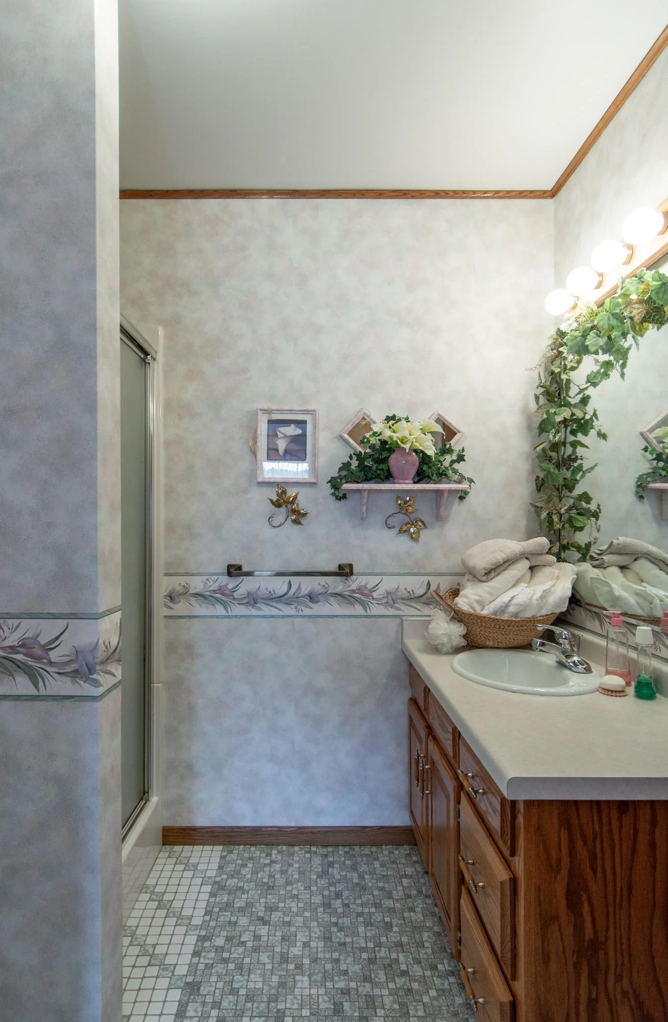 Lower 3/4 Bathroom