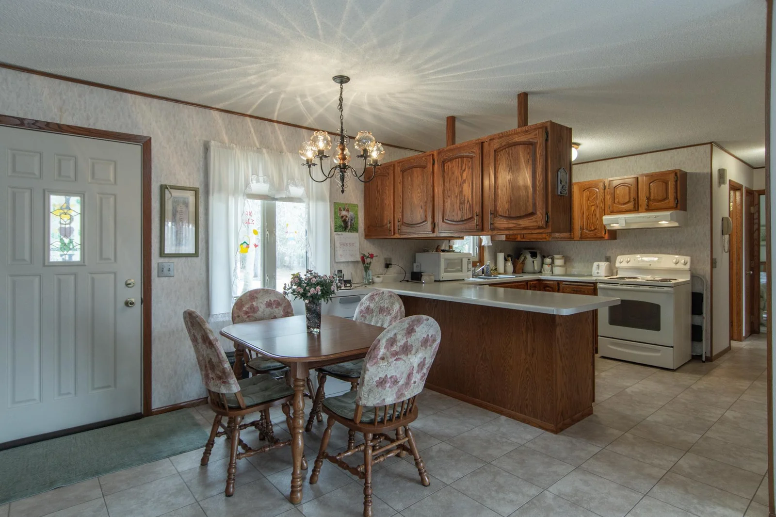 Dining & Kitchen