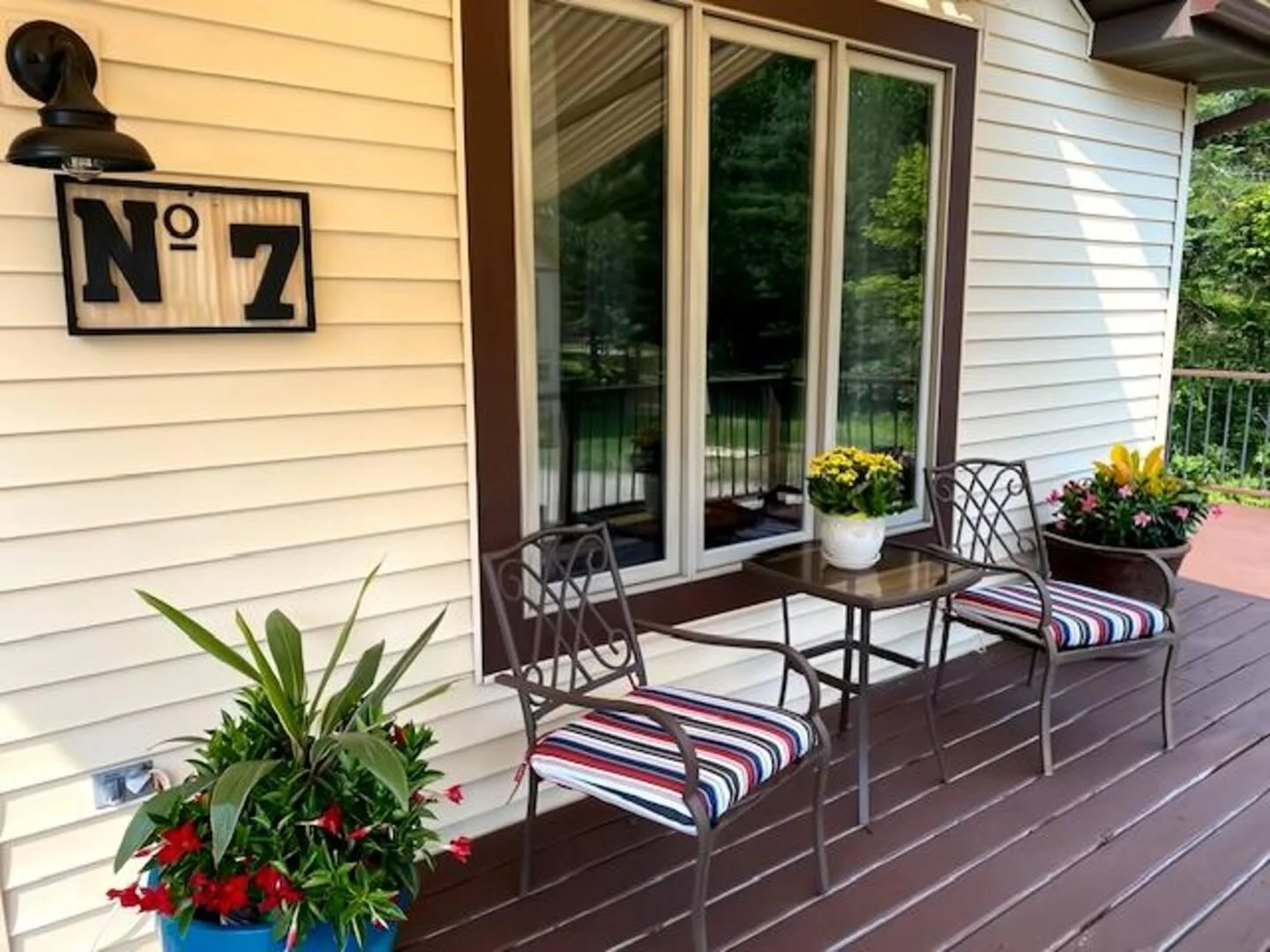 front sitting area on deck