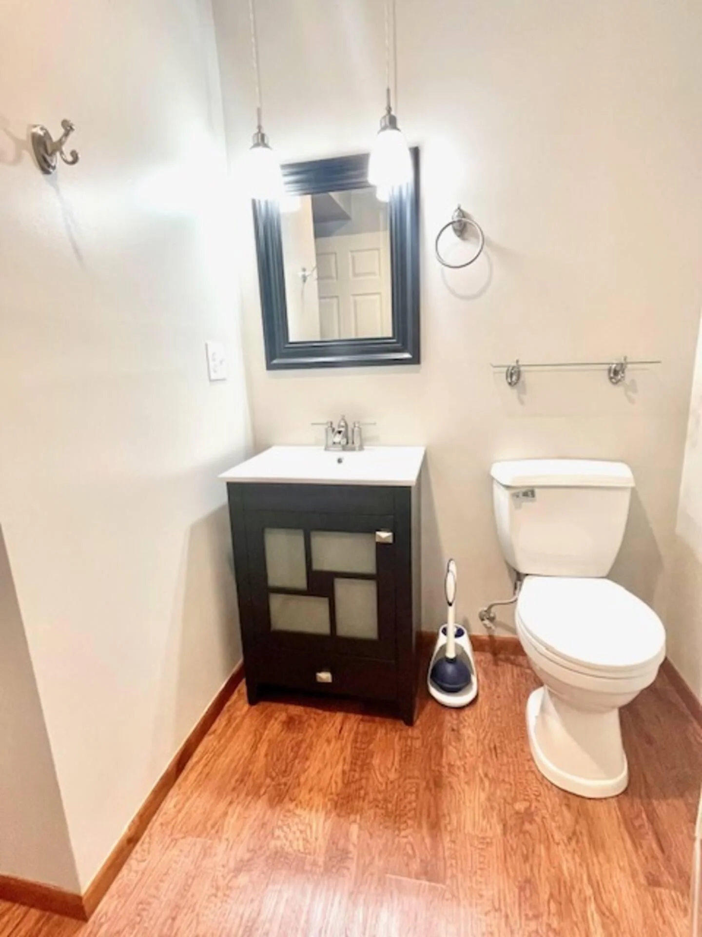 bathroom 3-lower
