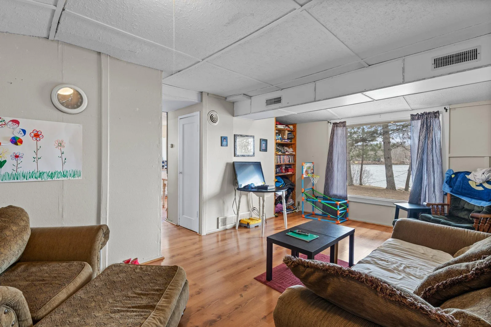 25-web-or-mls-201A 27 1-4-26 7-8 Ave-45.jpg