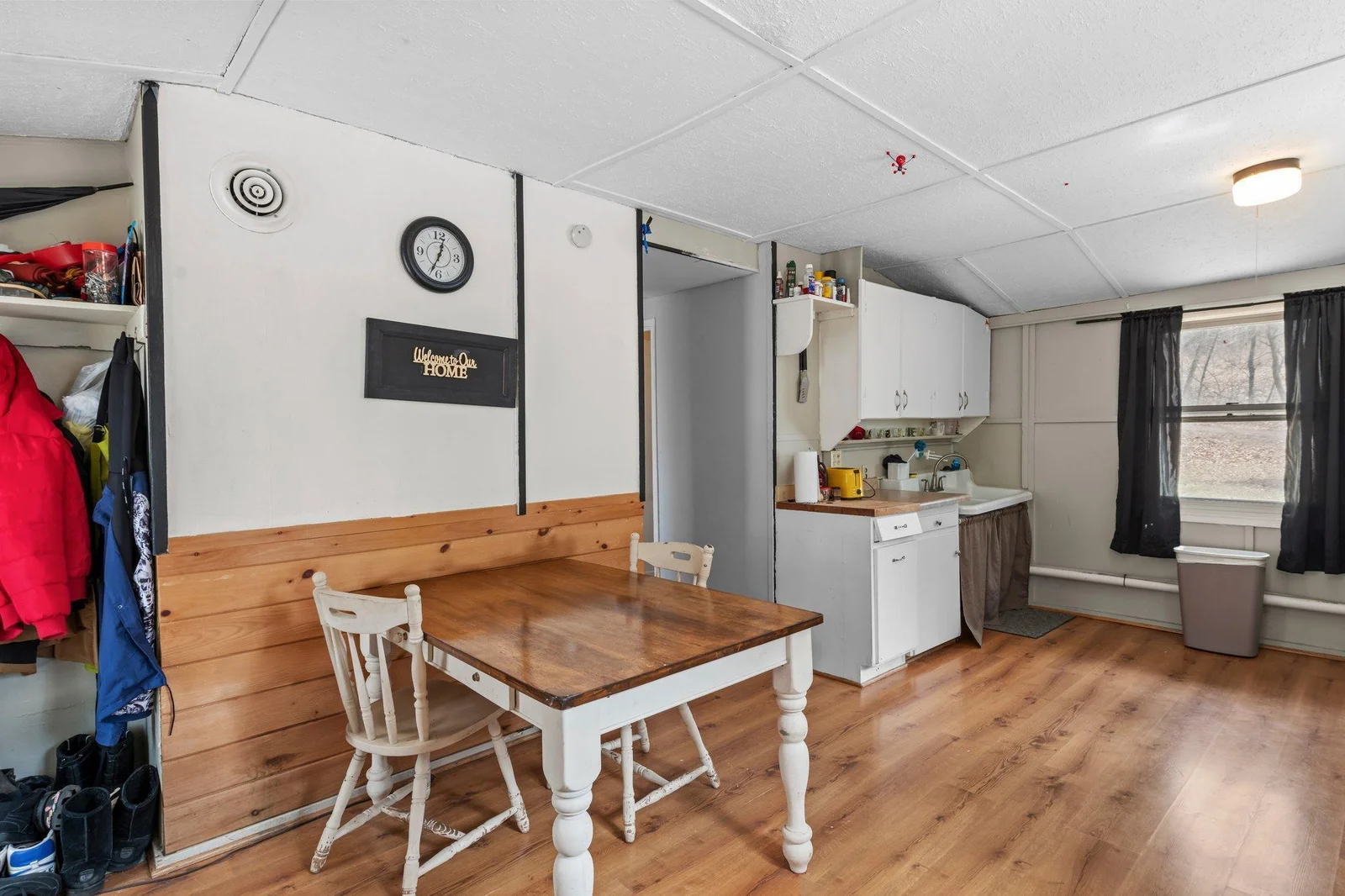 16-web-or-mls-201A 27 1-4-26 7-8 Ave-11.jpg