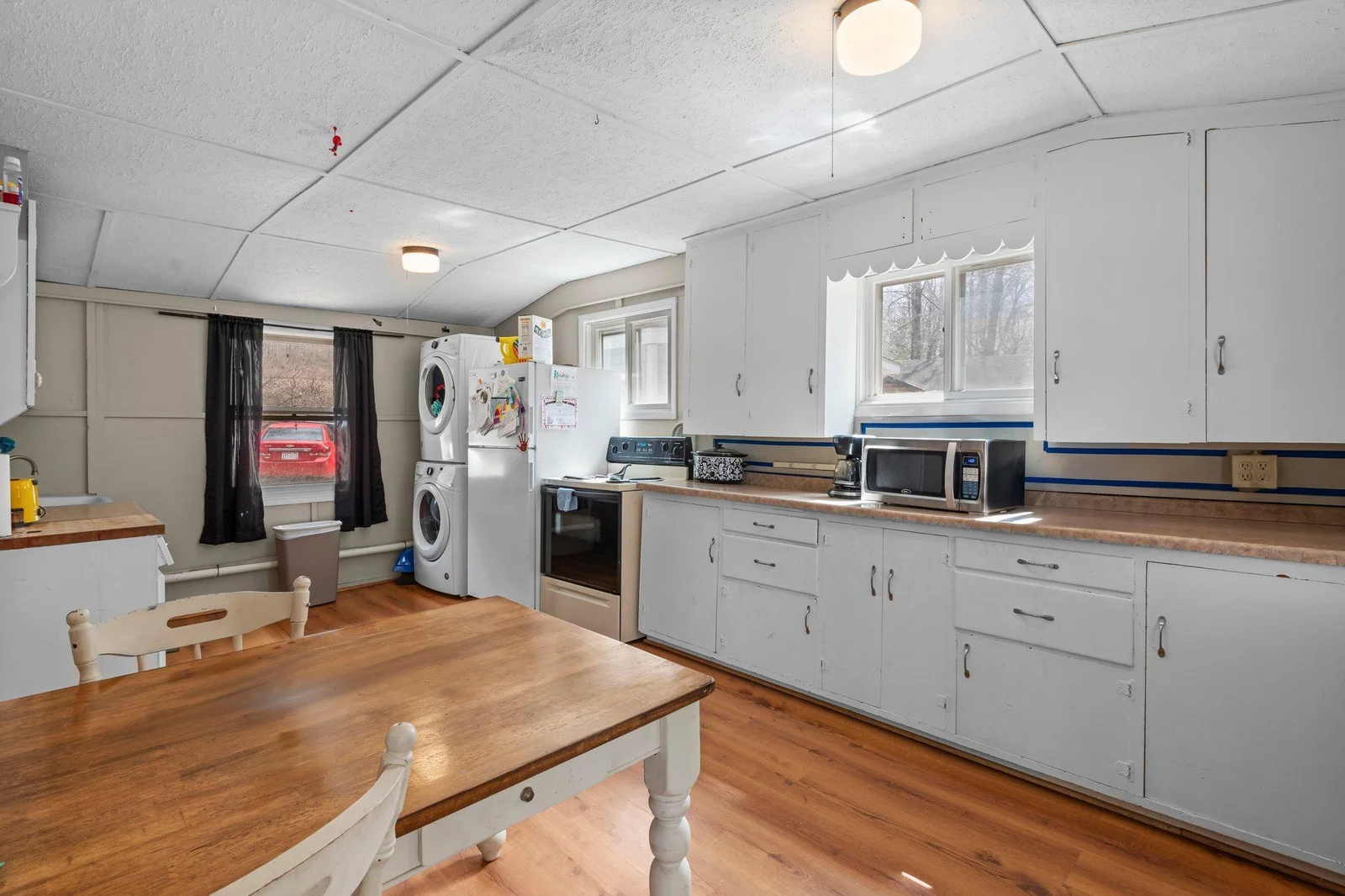 15-web-or-mls-201A 27 1-4-26 7-8 Ave-5.jpg