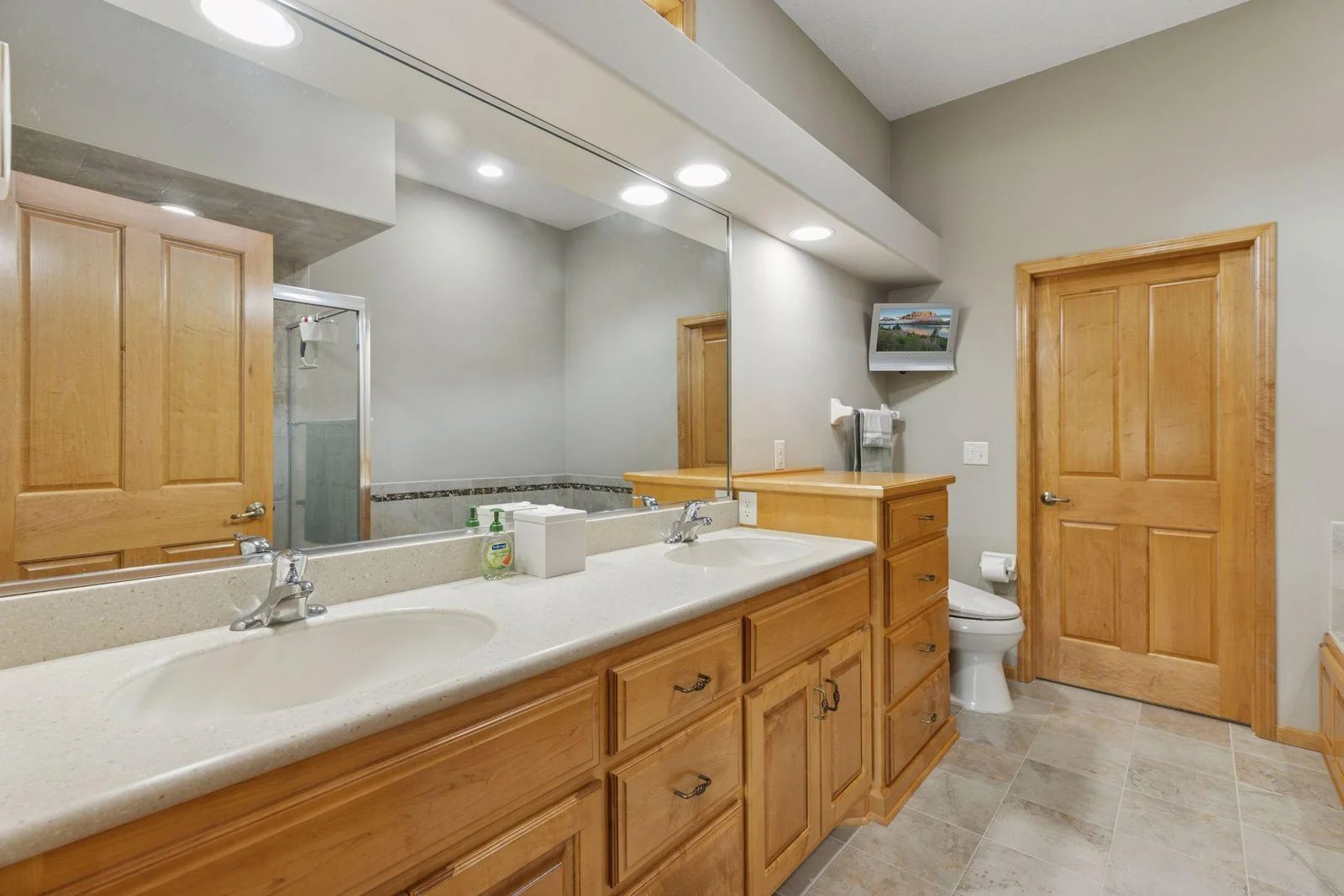 Primary bath and walk-in closet
