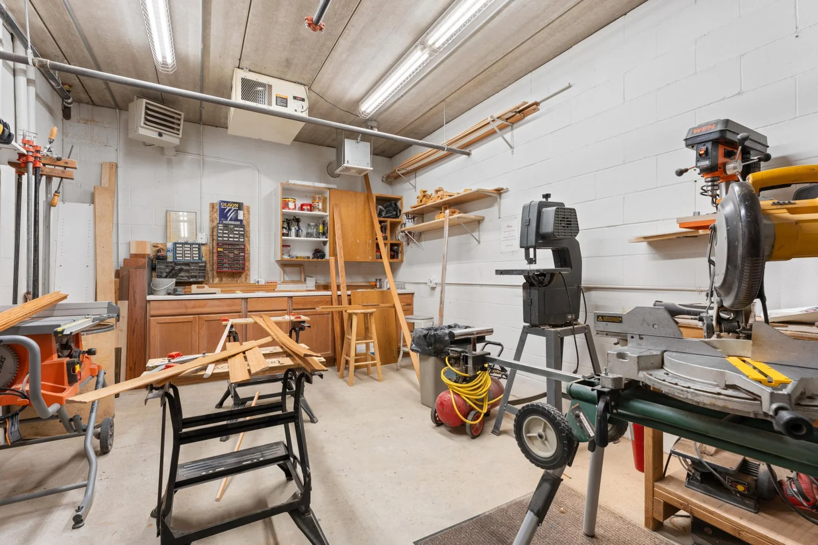 Workshop in garage