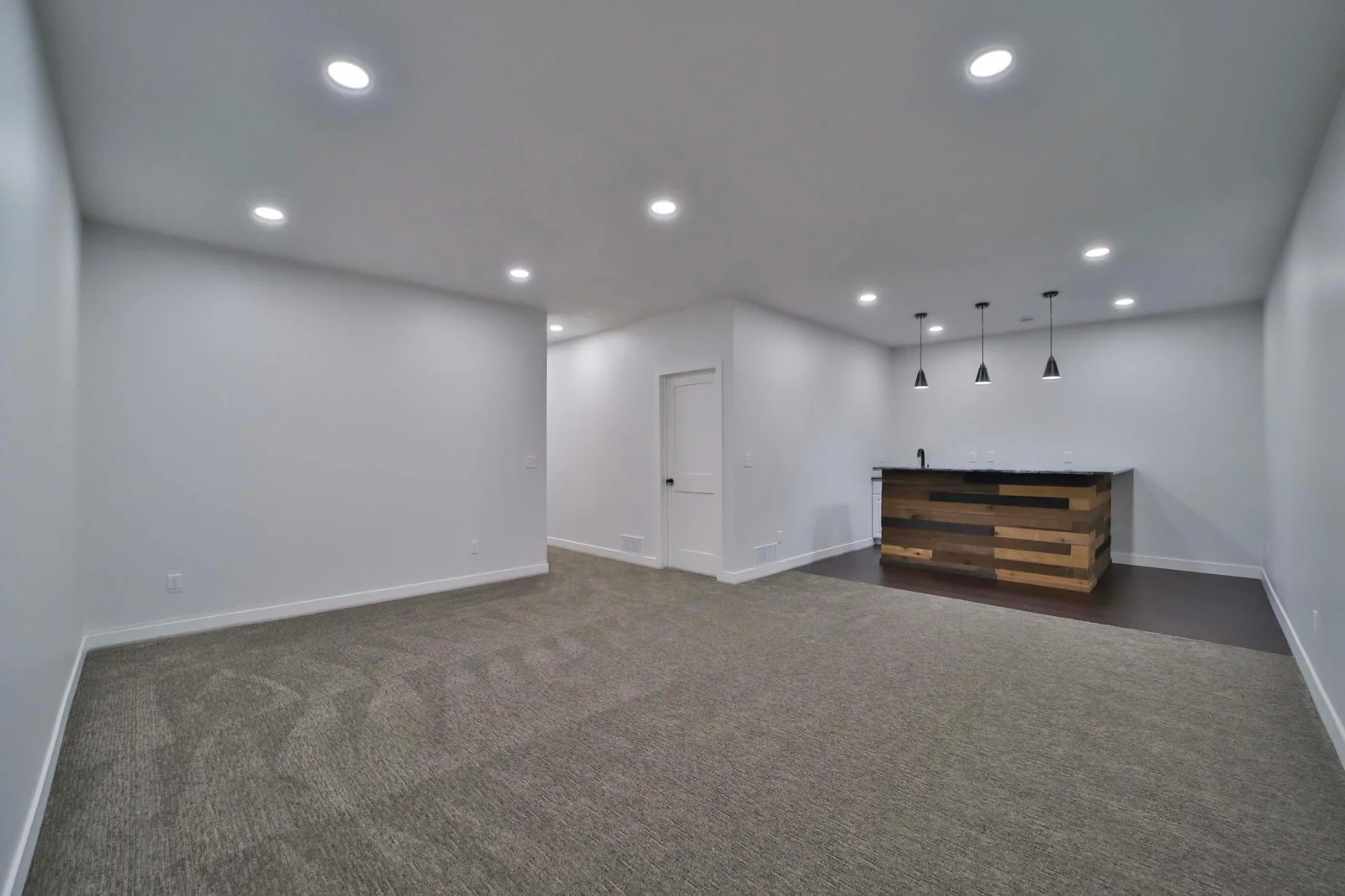 Living Room w/ Wet Bar - Lower Level