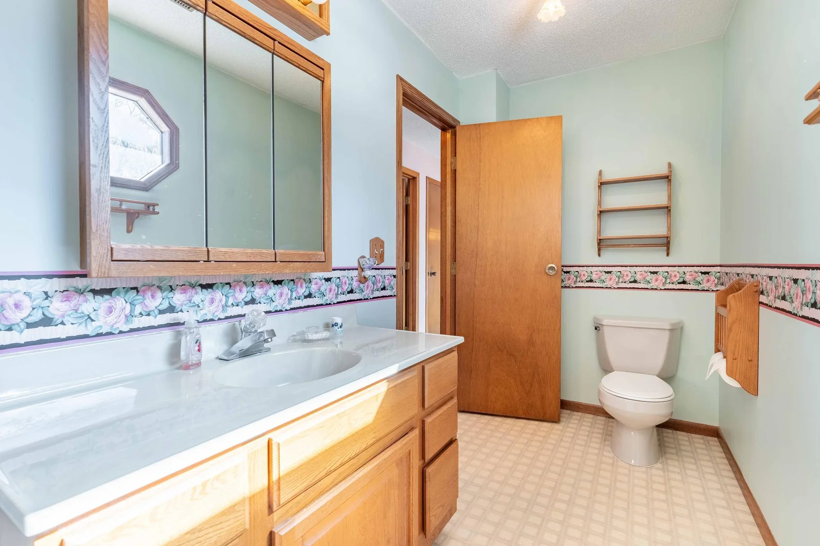 Upstairs Full Bath