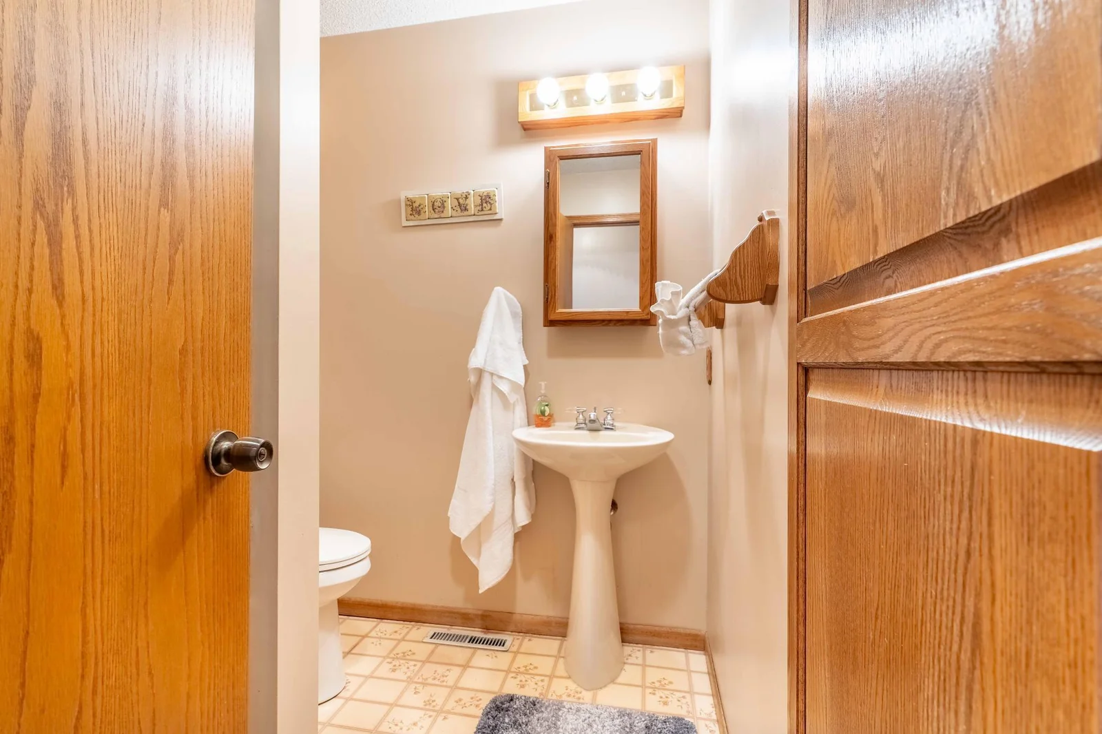 Main Floor 3/4 Bath