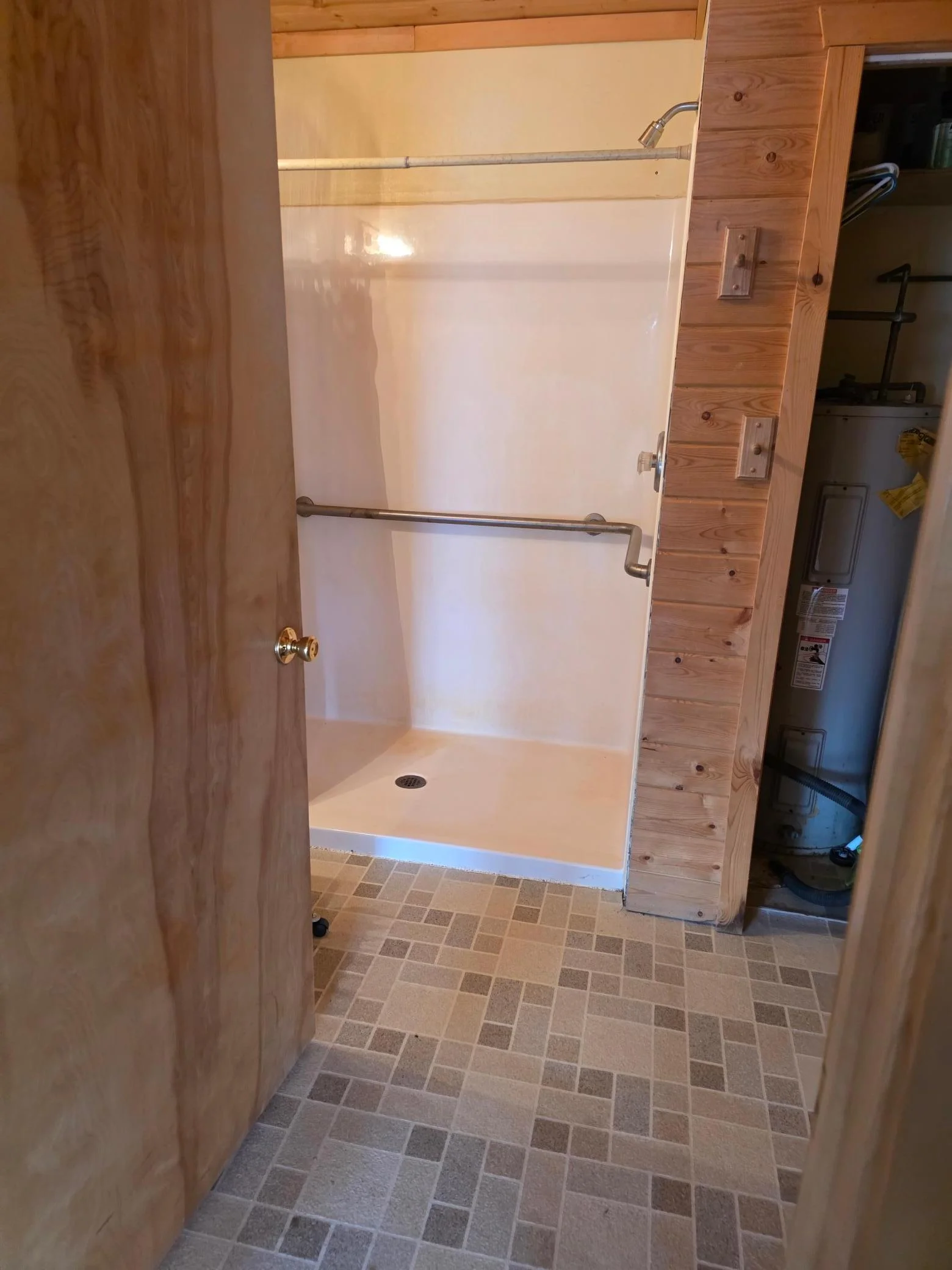 Bathroom (2).jpg