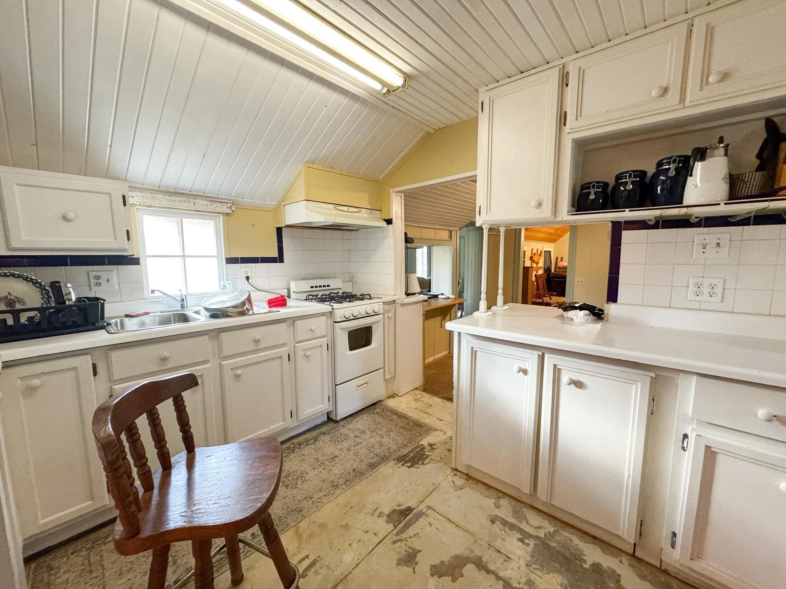 Kitchen 1.jpg