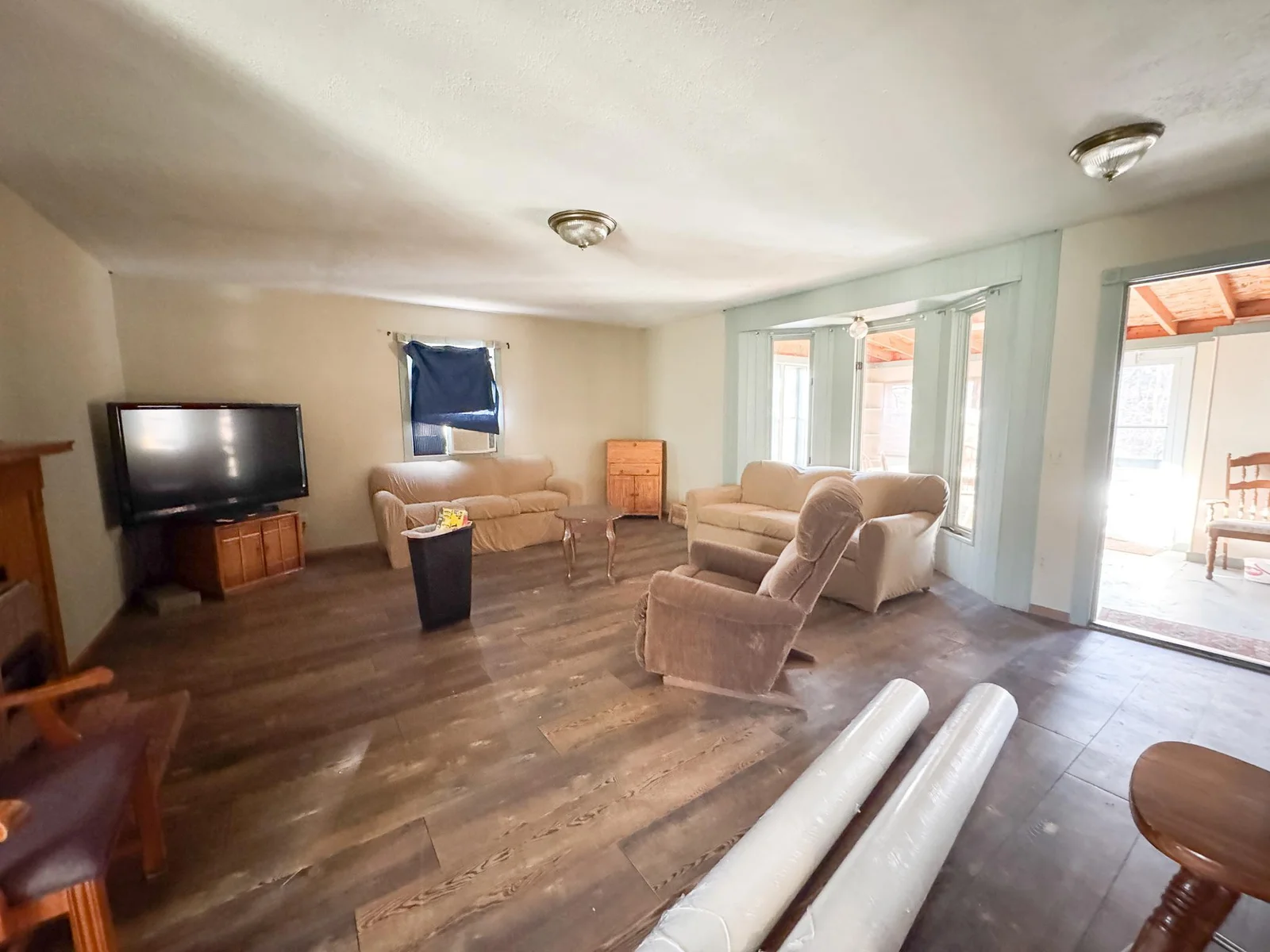 Living Room 1.jpg