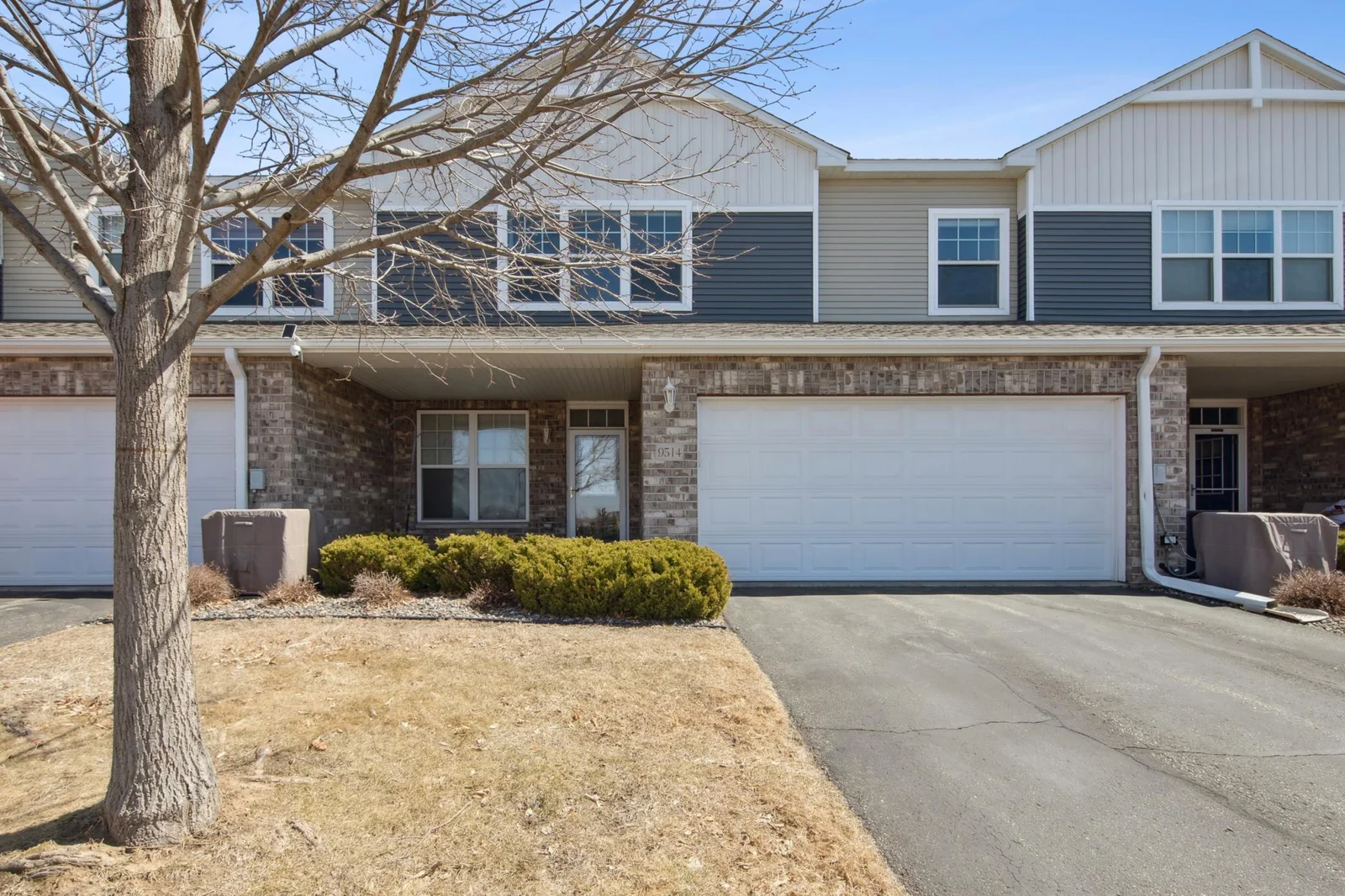 Welcome to 9514 Vera Cruz Lane N in Brooklyn Park! This beautifully updated townhome combines style, space, and convenience.