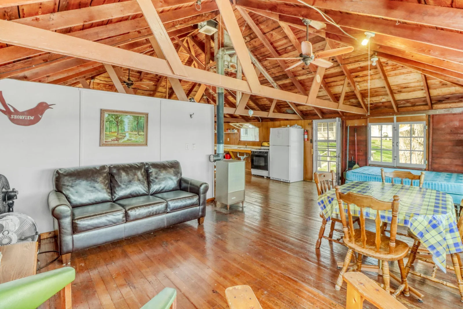 Cabin3_interior1_1.JPG