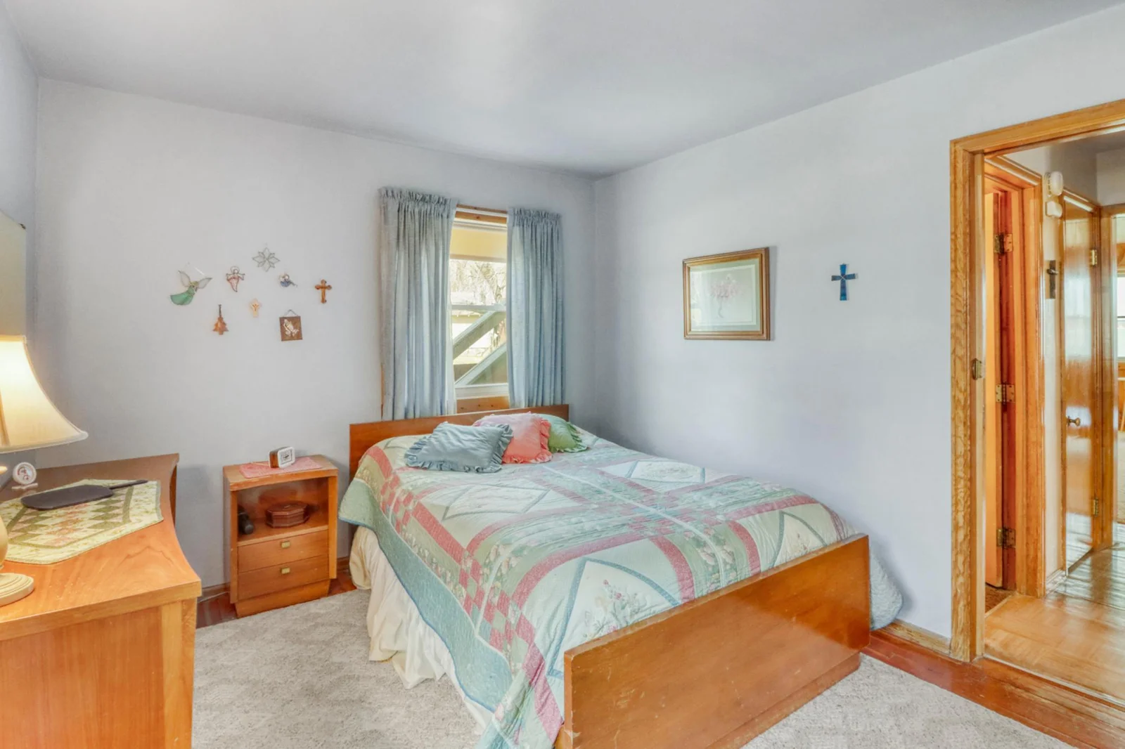 House_Bedroom1_1.JPG