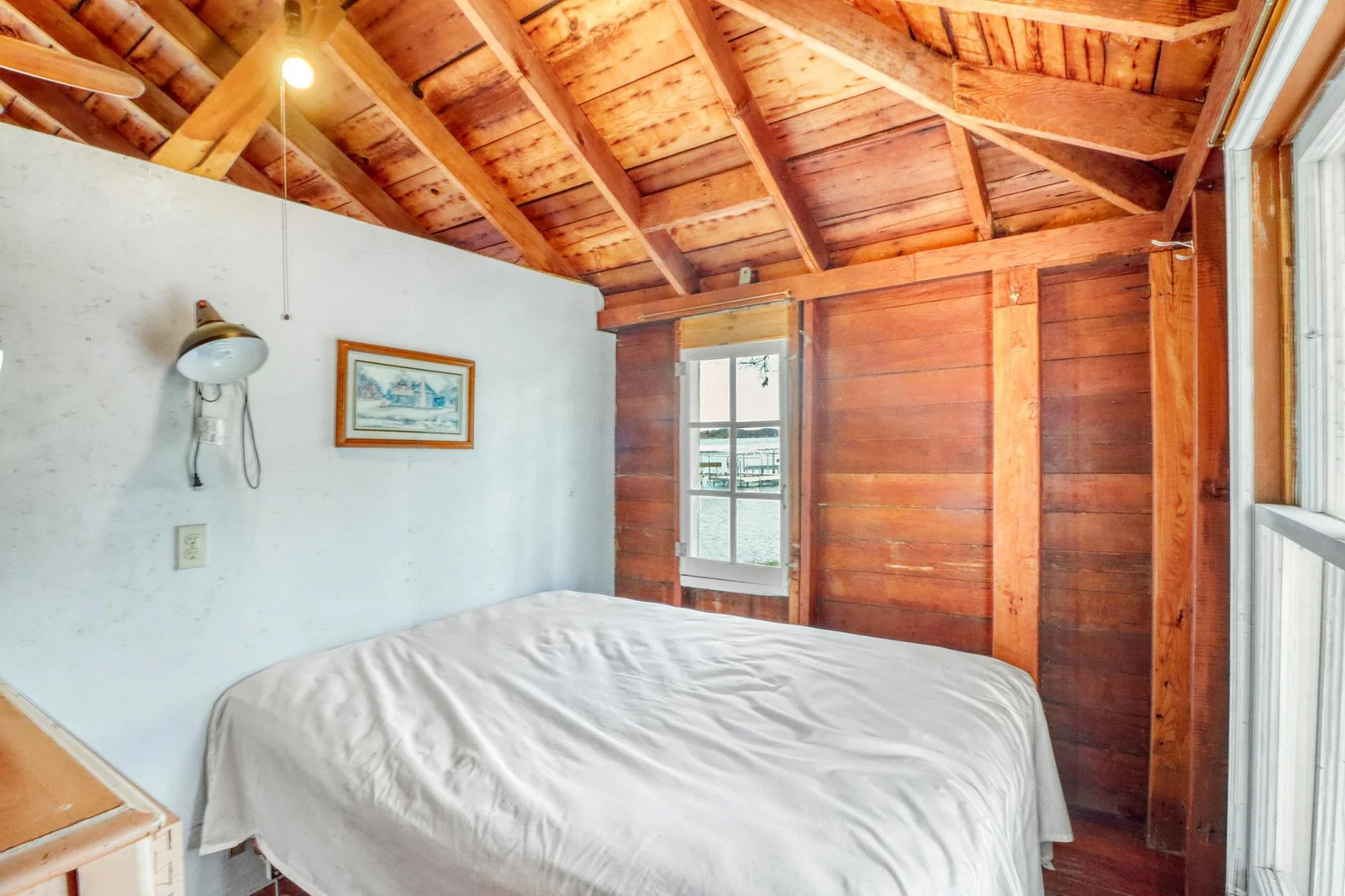 Cabin3_interior1_91.JPG