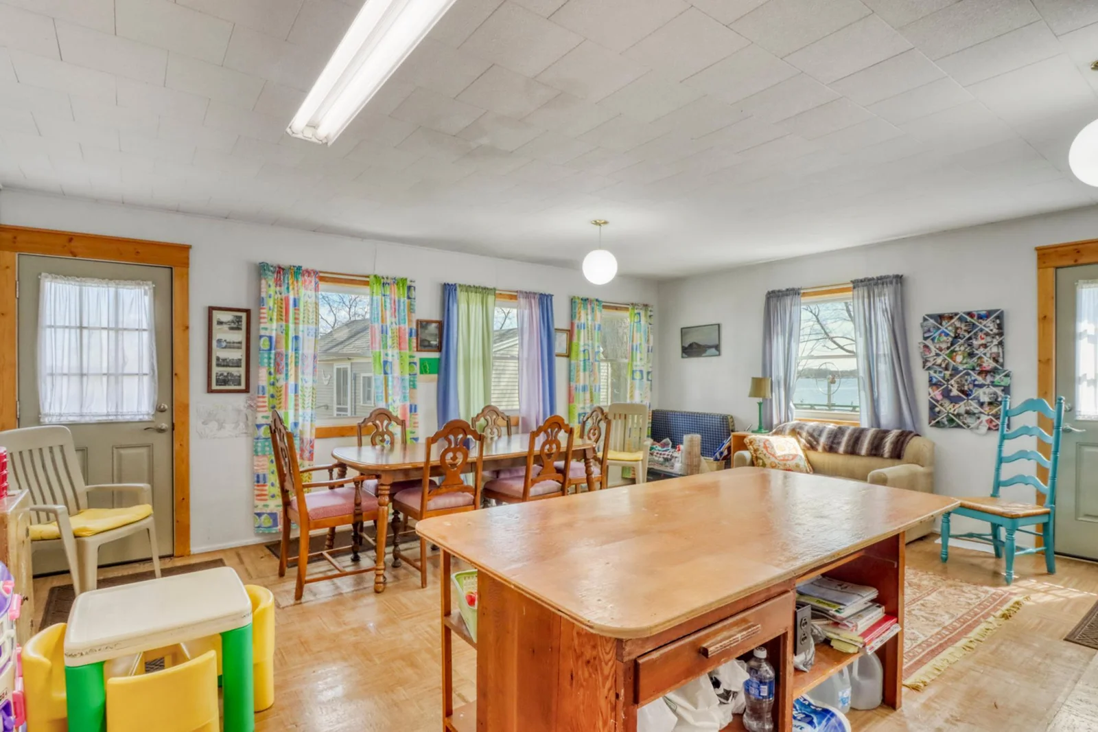 House_Dining1_3.JPG