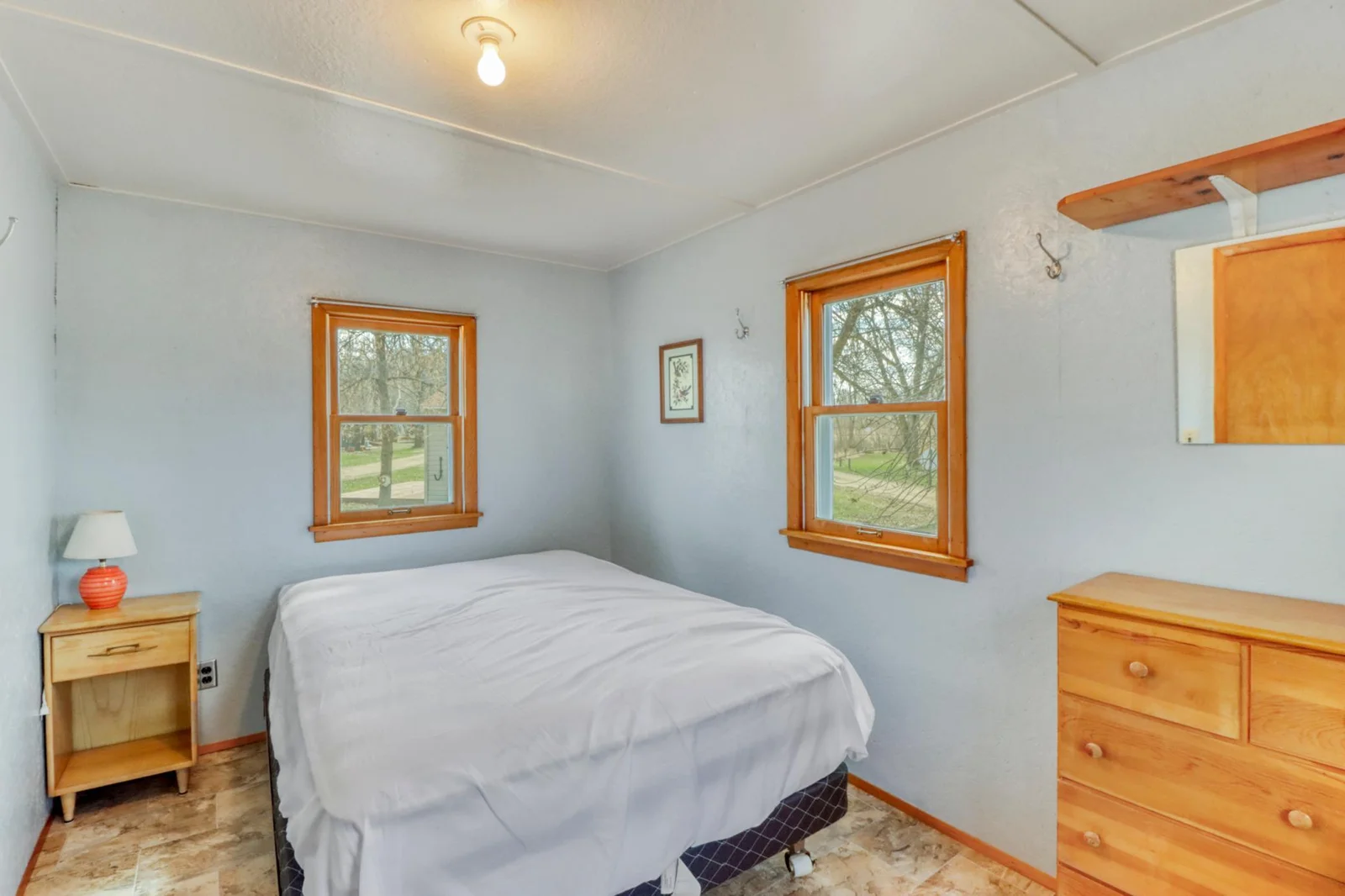 Cabin1_interior1_9.JPG