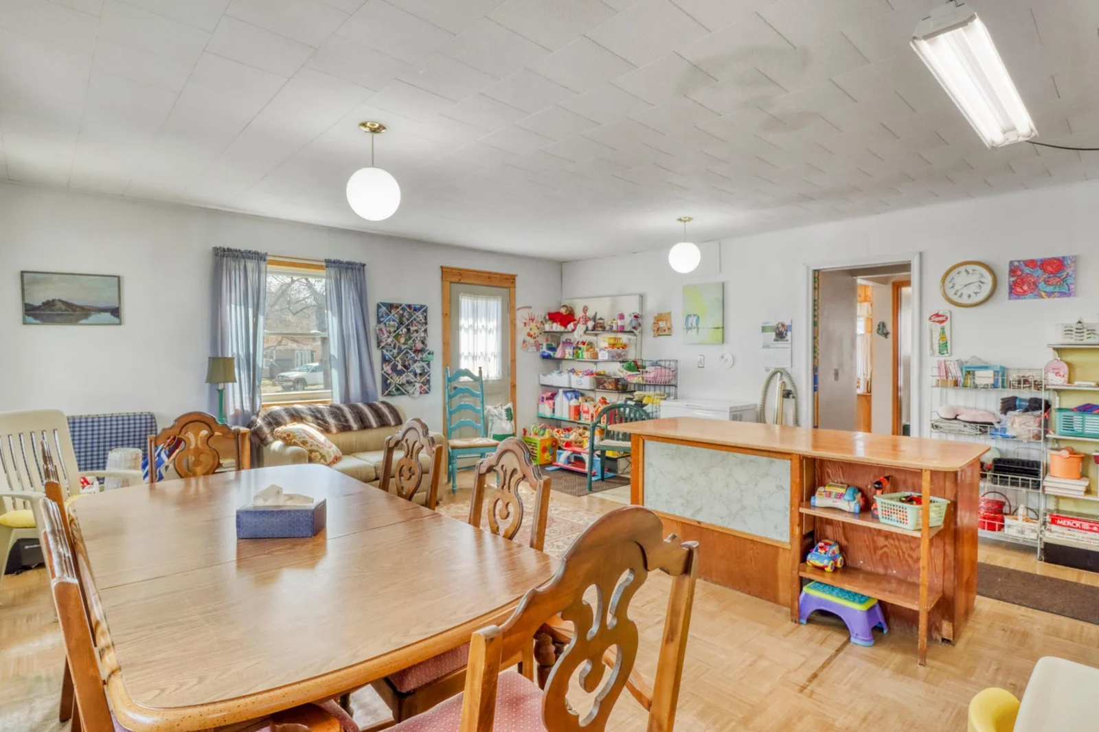 House_Dining1_1.JPG