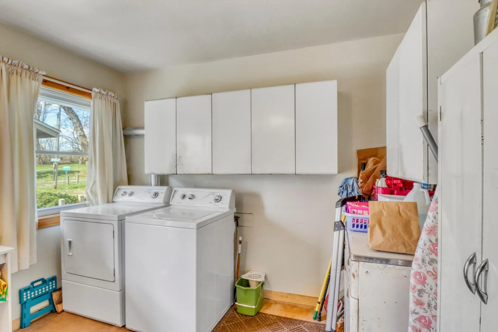 House_Mudroom_Laundry1_1.JPG