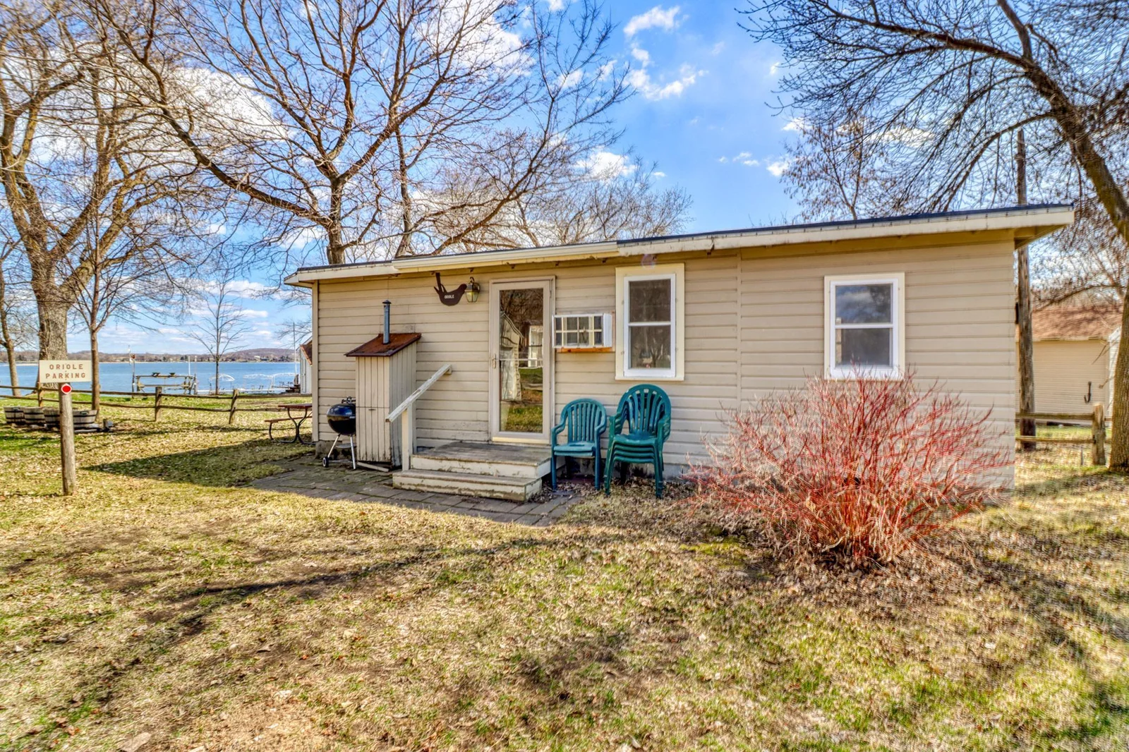 Cabin1_exterior1_1.JPG