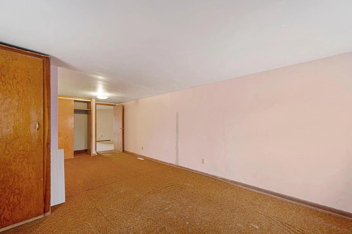 28 Bedroom 1.jpg