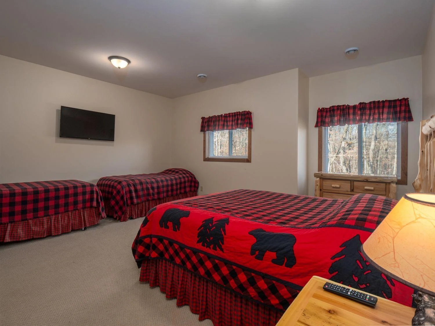 Ea.  Bedroom 2.jpg