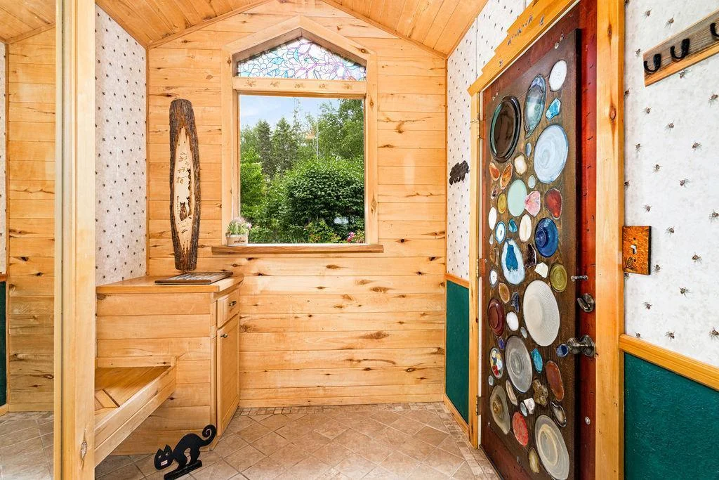 StrandLakeRdinterior-3.jpg