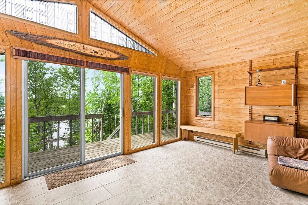 StrandLakeRdinterior-13.jpg