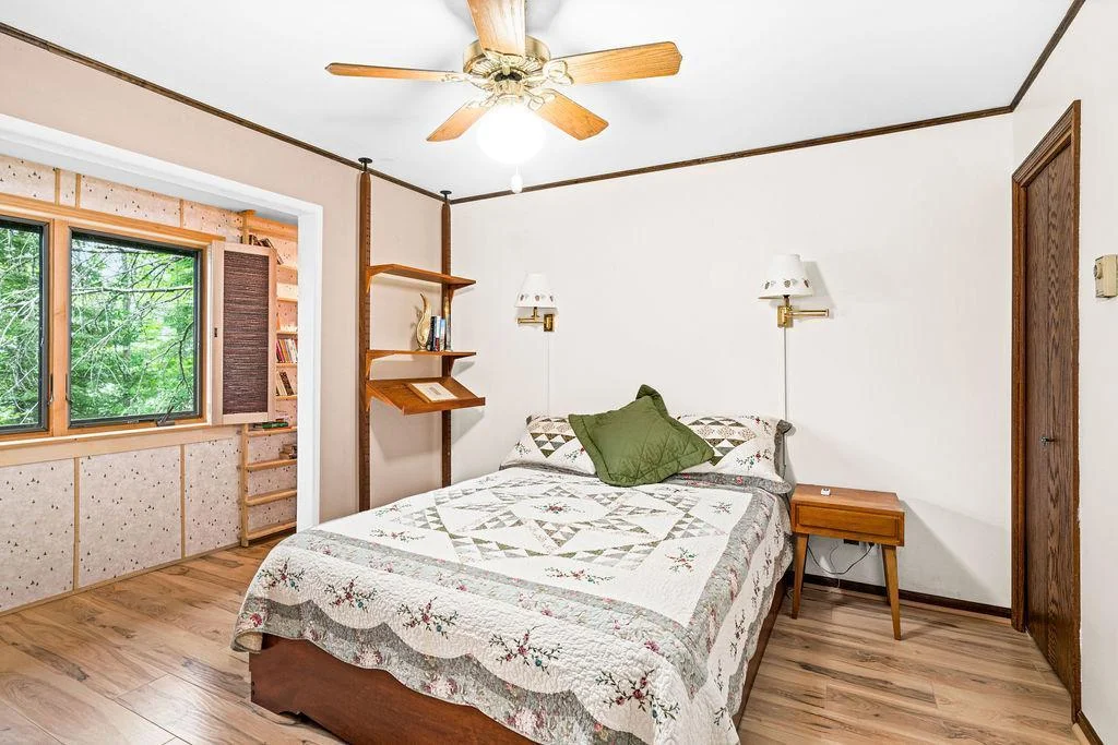 StrandLakeRdinterior-25.jpg