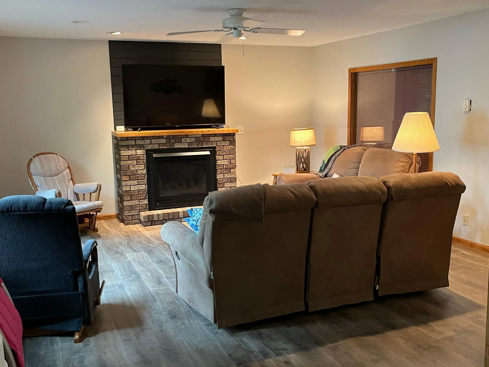 Long Lake Livingroom.jpg