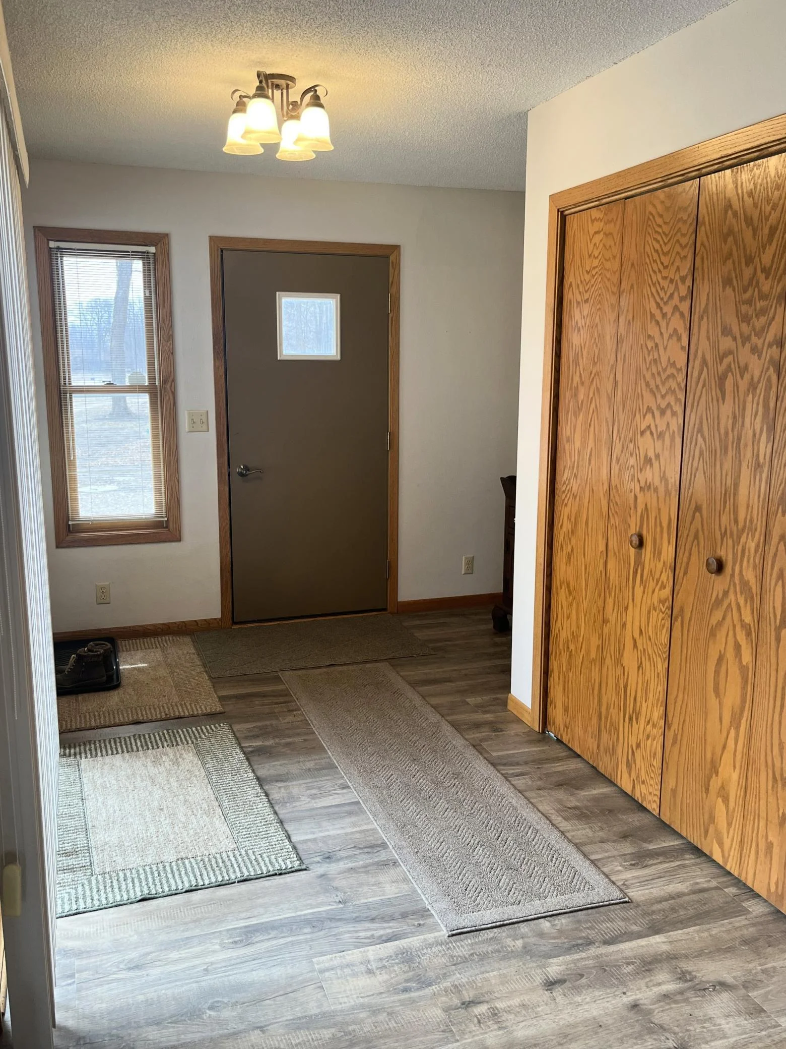 Long Lake Foyer and Laundry.JPG