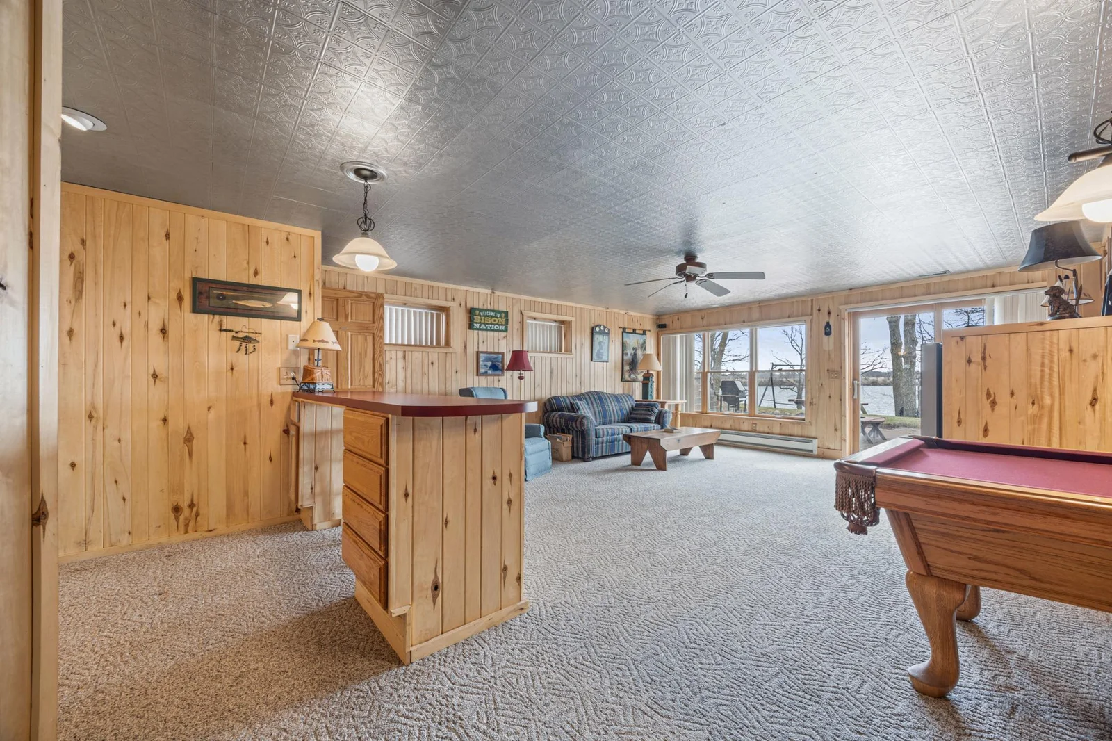 Spacious w/great lighting and views