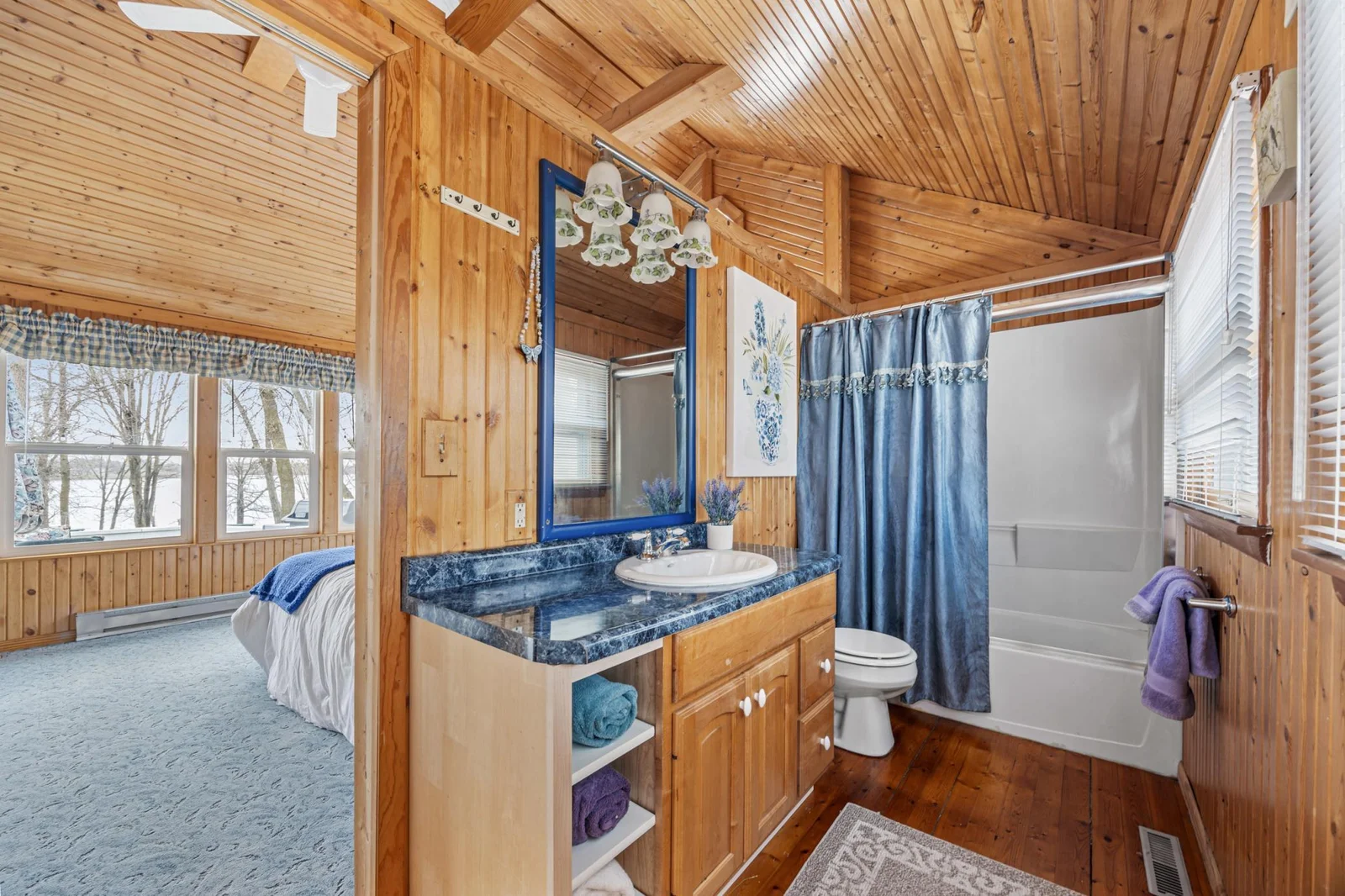 Guest bedroom bath