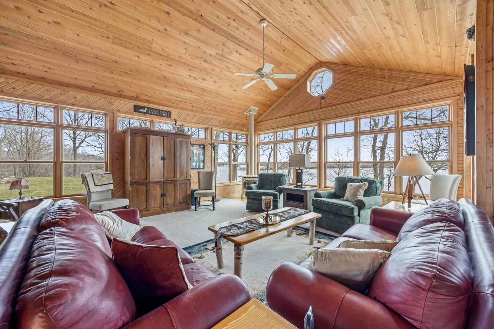 Vaulted living area w/ magnificient views