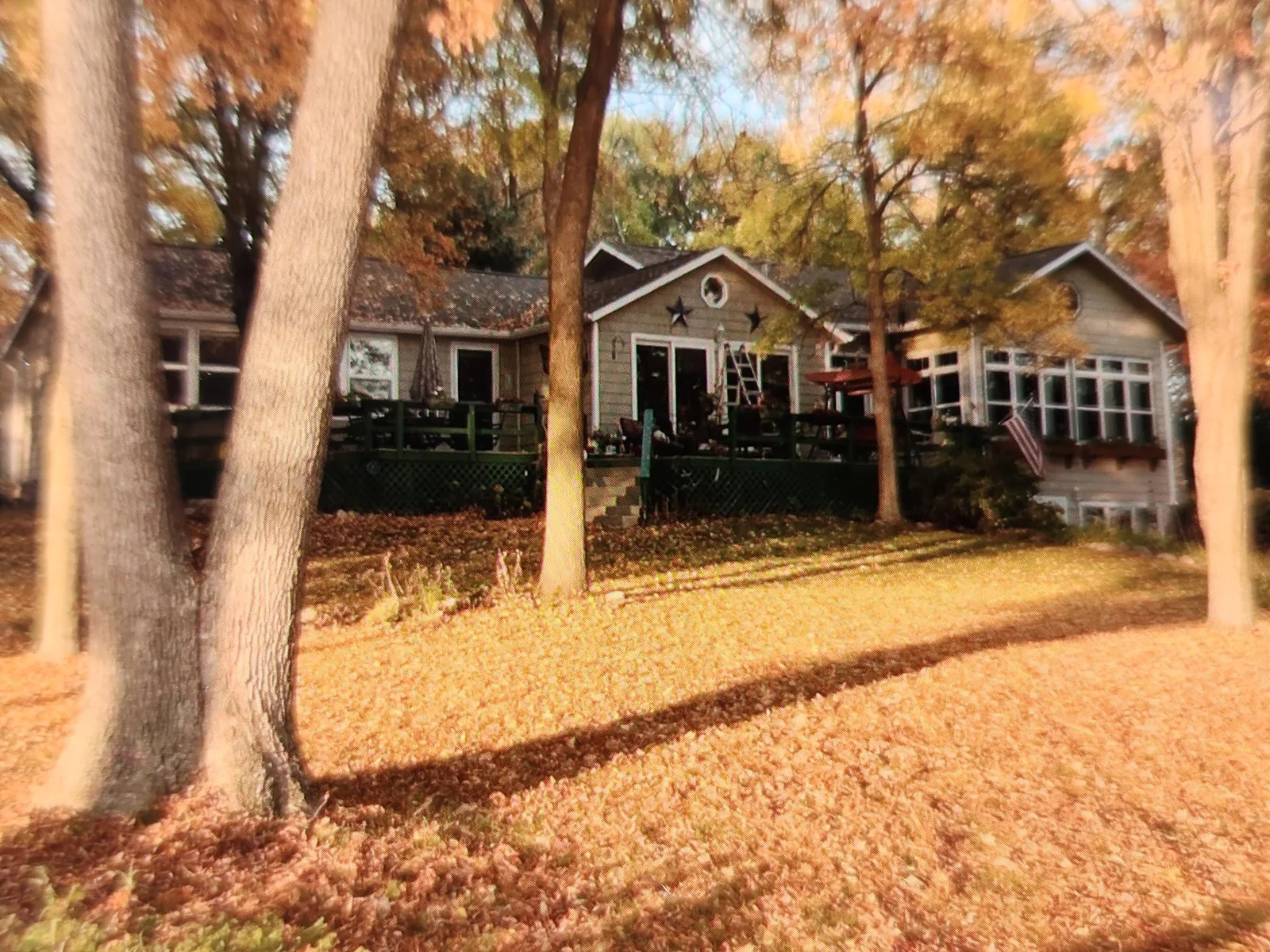 Fall picture of lakeside