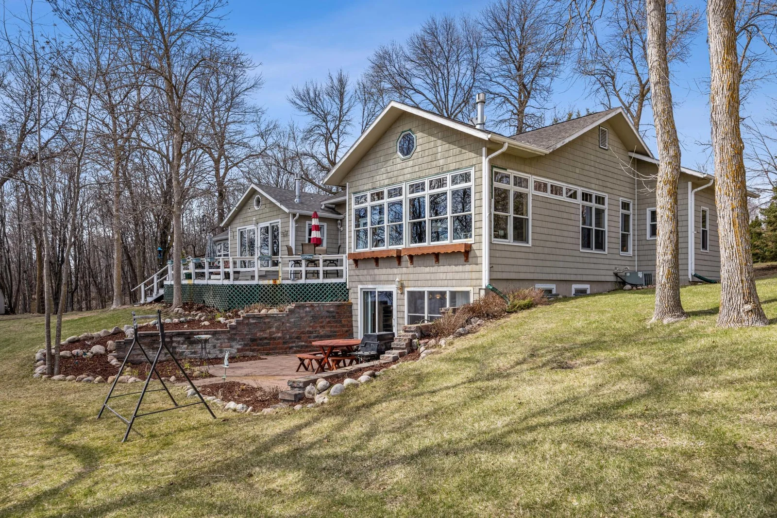 Lakeside deck & walkout area