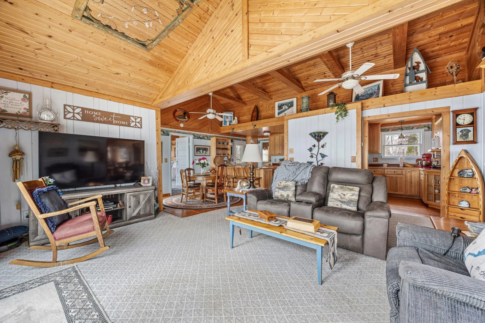Vaulted area framed with beautiful woodwork