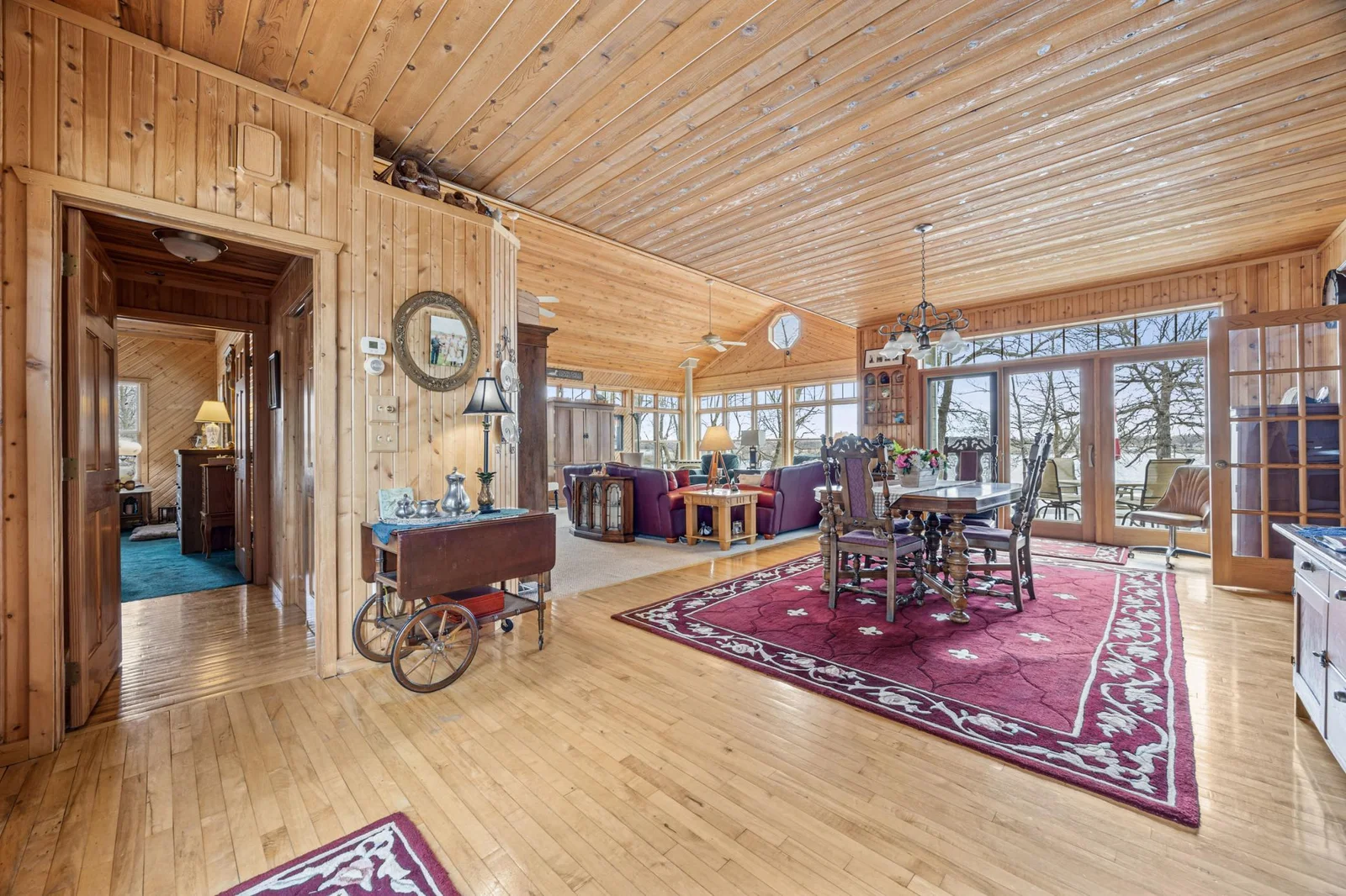 Formal dining w/patio doors to lakeside deck