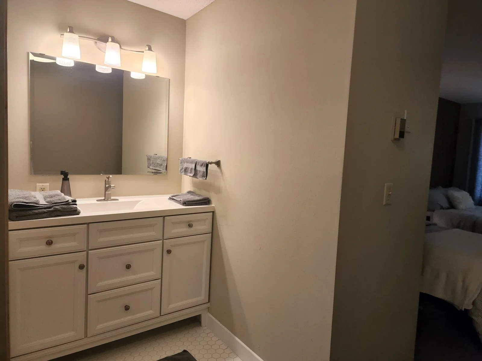 Guest Suite Vanity