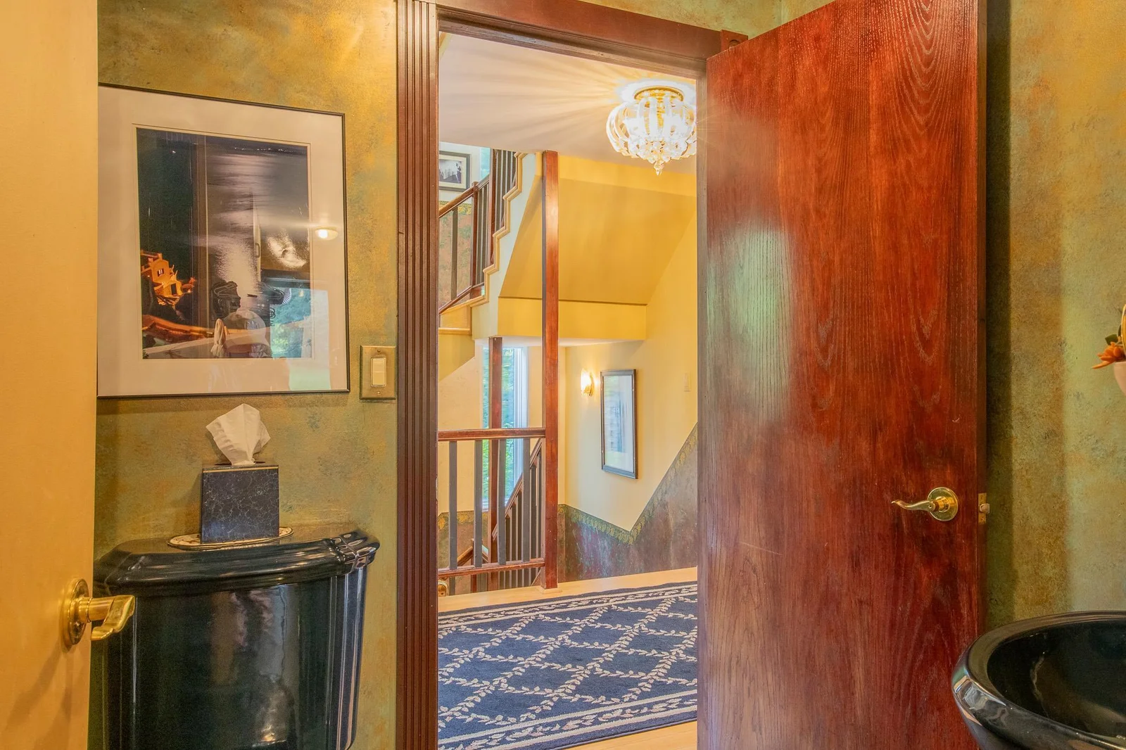 Conveniently Located Half Bath