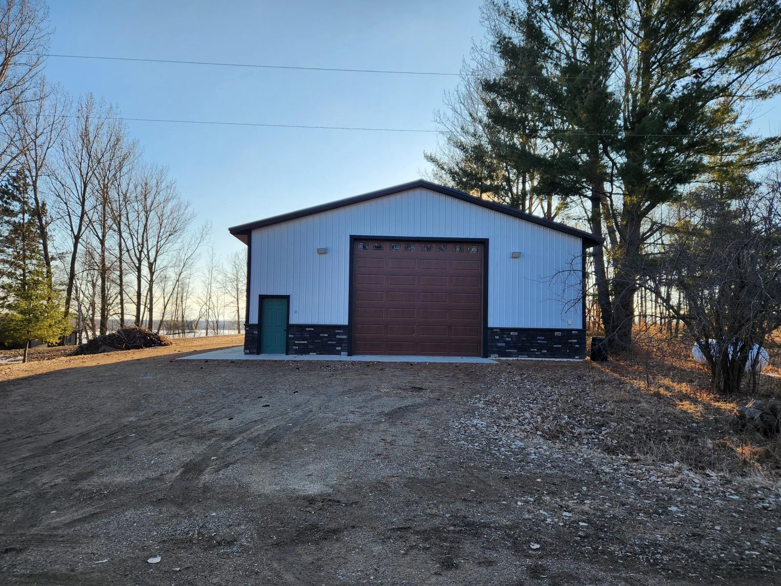40 x 60 Shop on a 150 ft lake lot