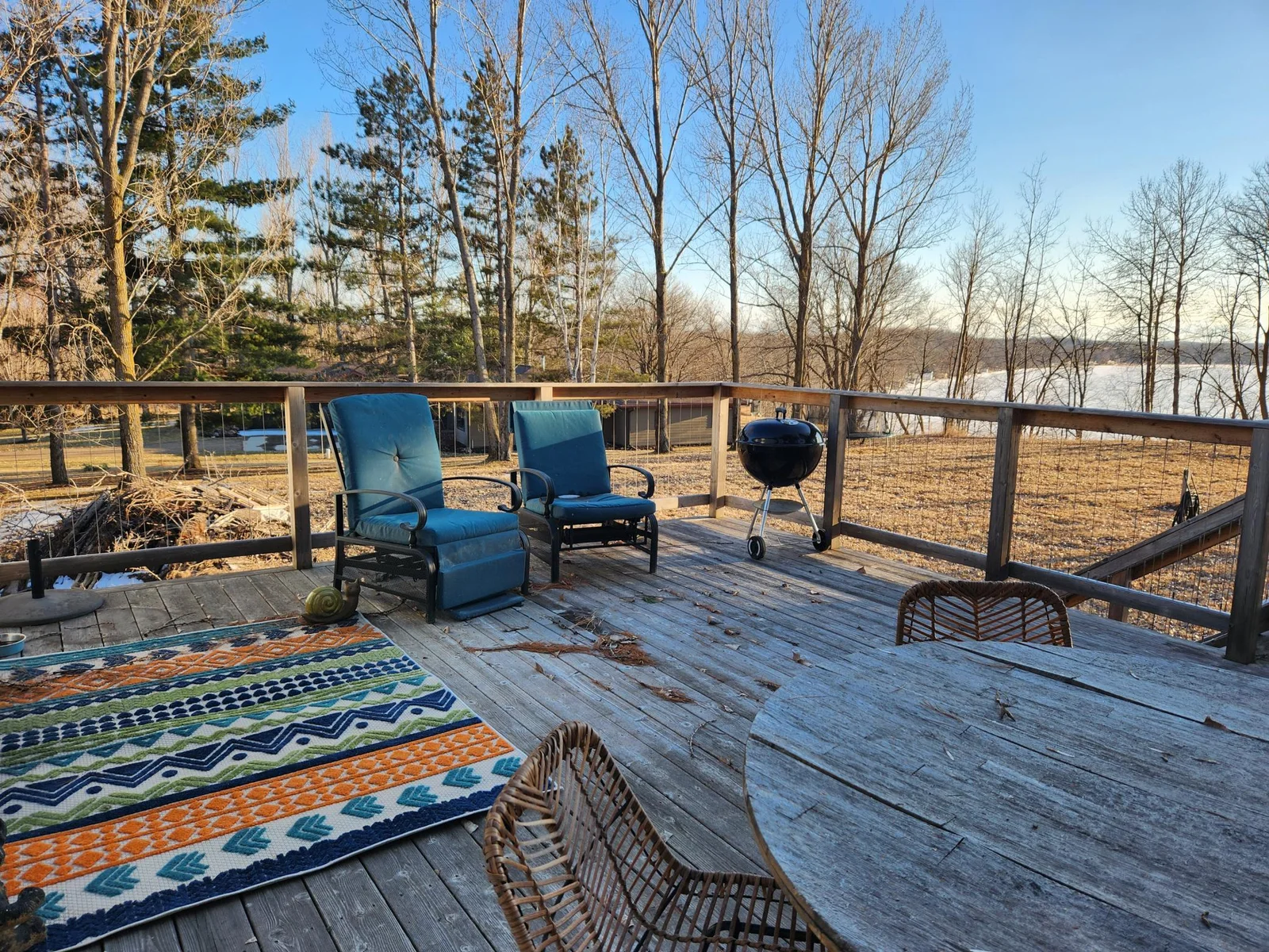 Expansive Deck - lakeside