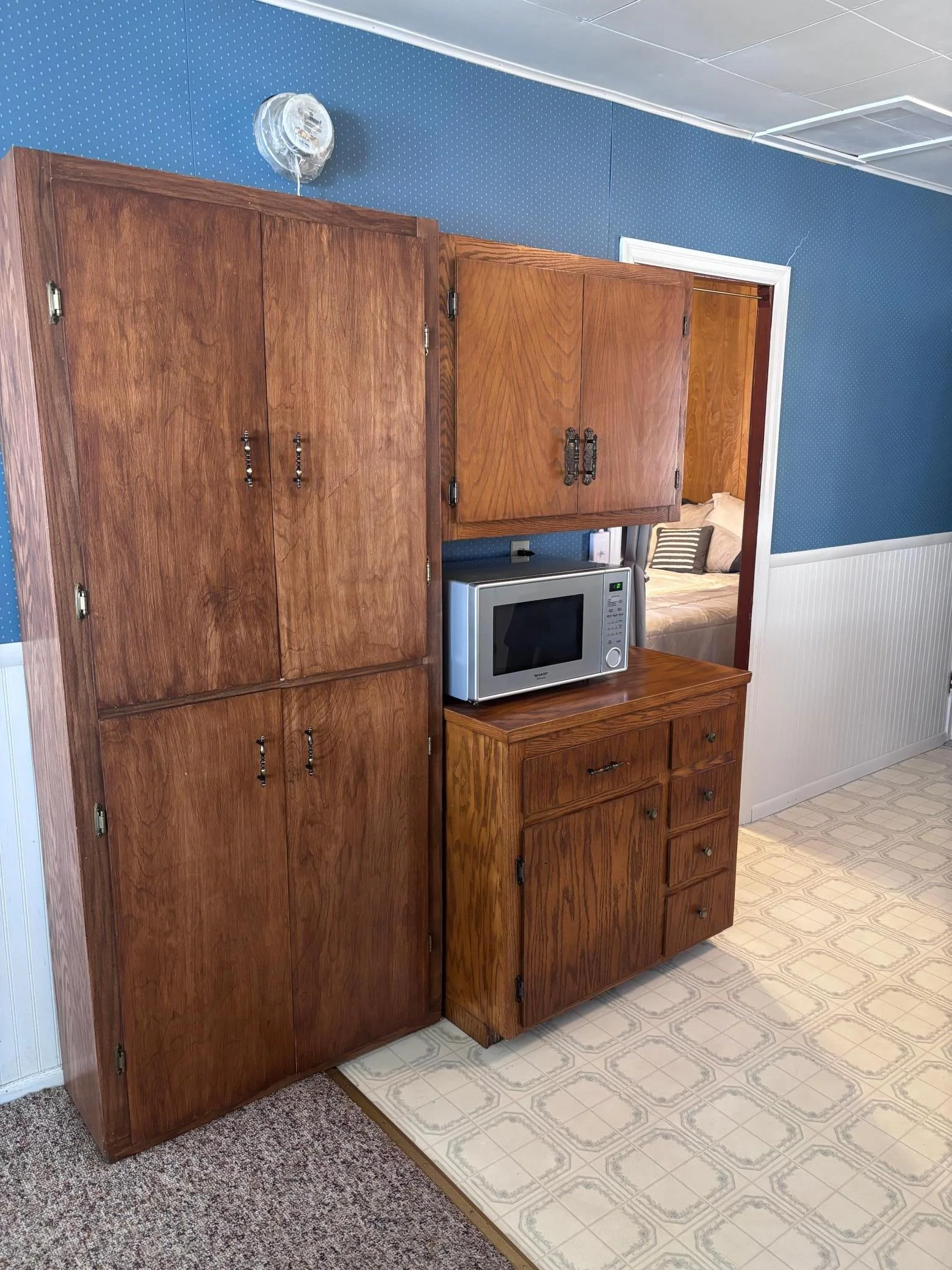 Kitchen cabinets