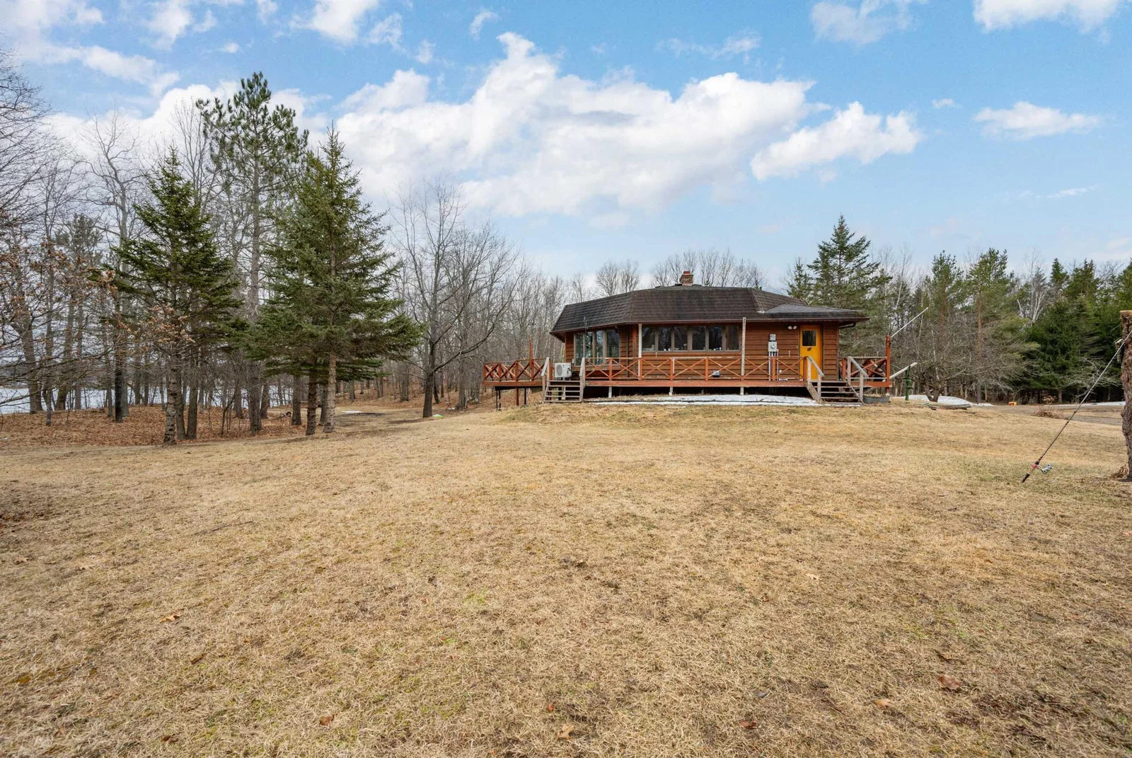 Welcome to this charming, cozy and peaceful cabin, from the N/NE