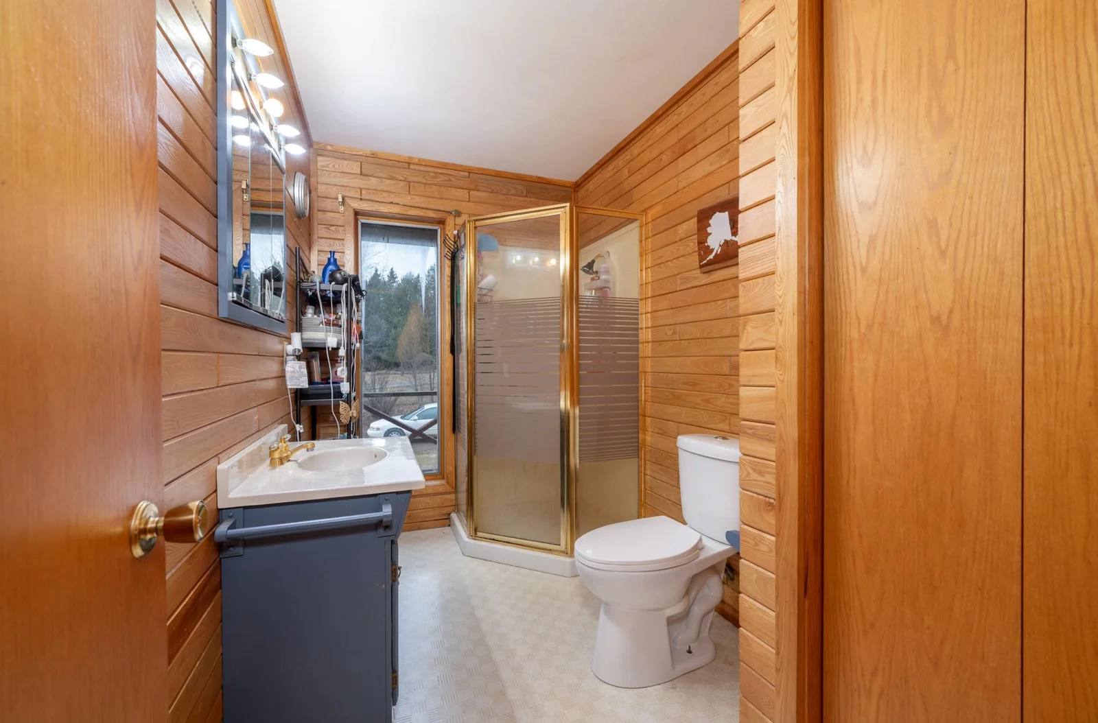 Main Floor 3/4 Bathroom