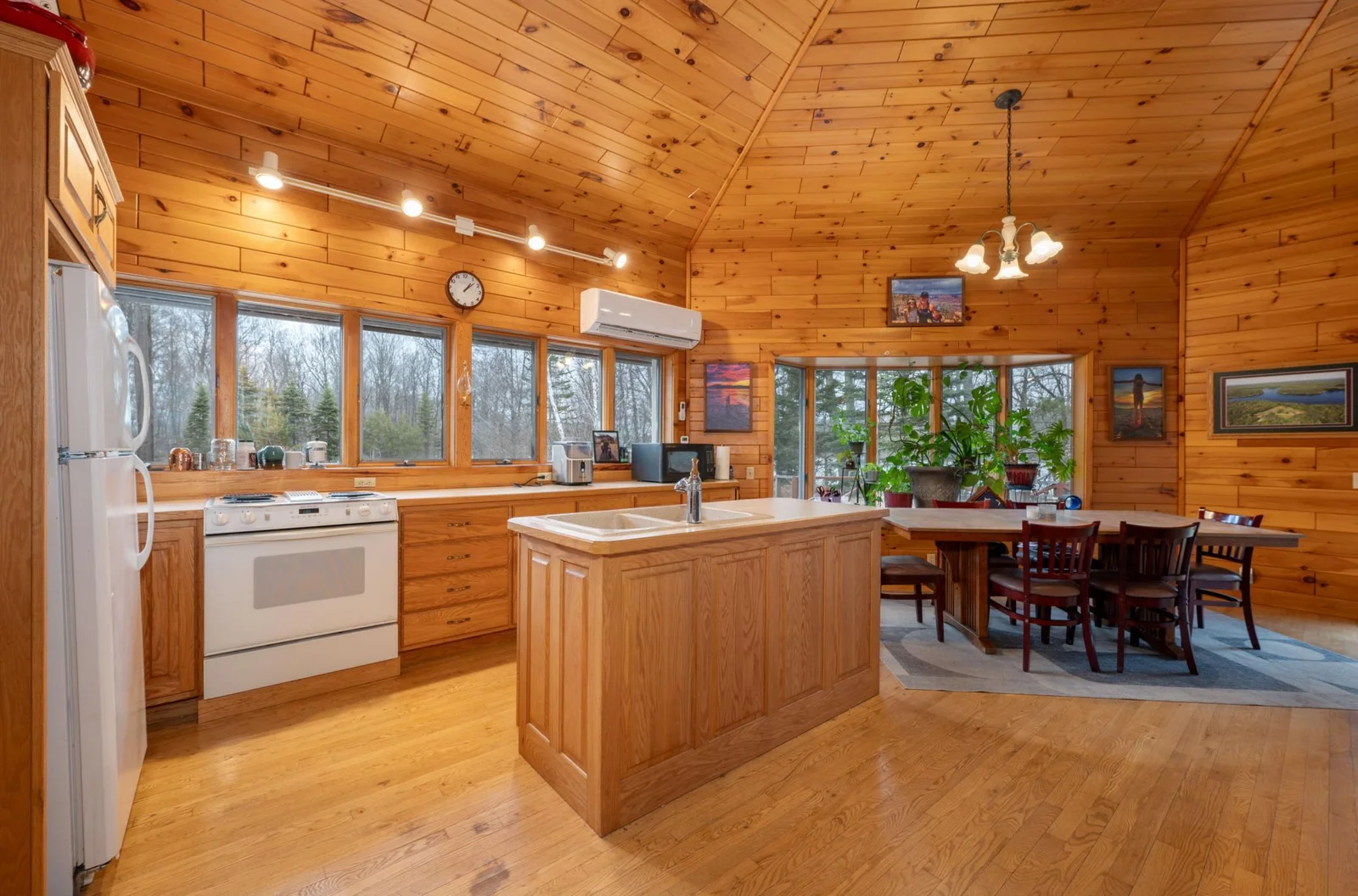 Kitchen/Dining