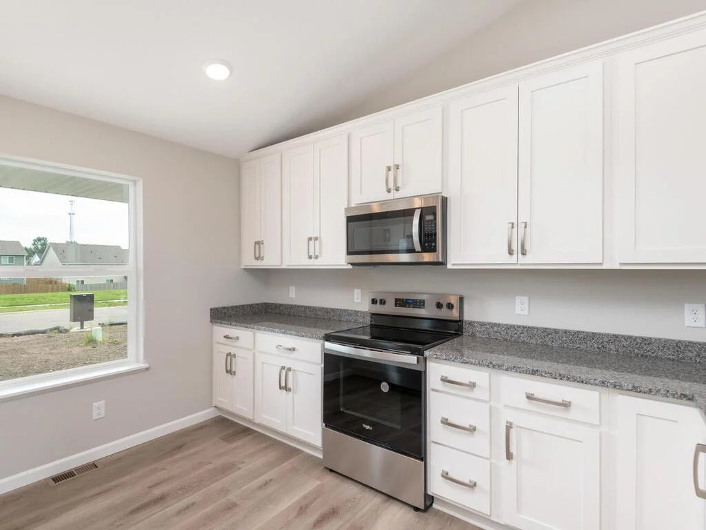 946 Prestwick Dr Belle Plaine MN 56011