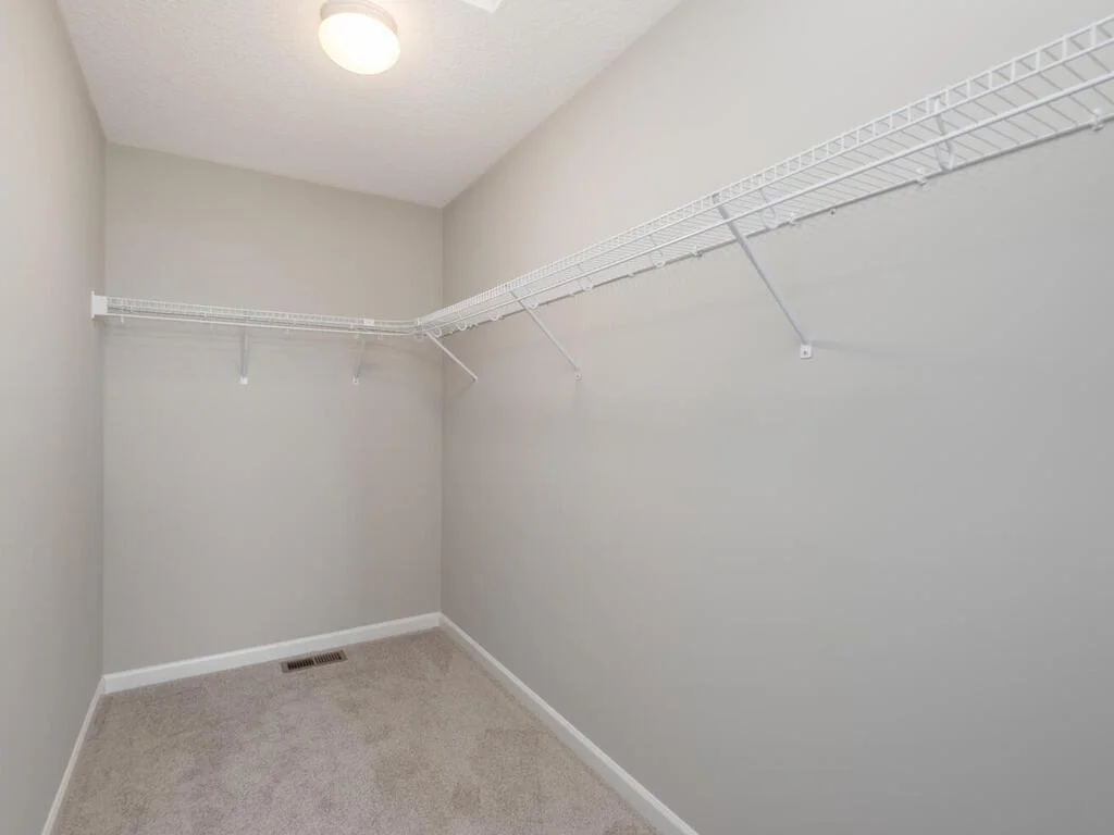 946 Prestwick Dr Belle Plaine MN 56011